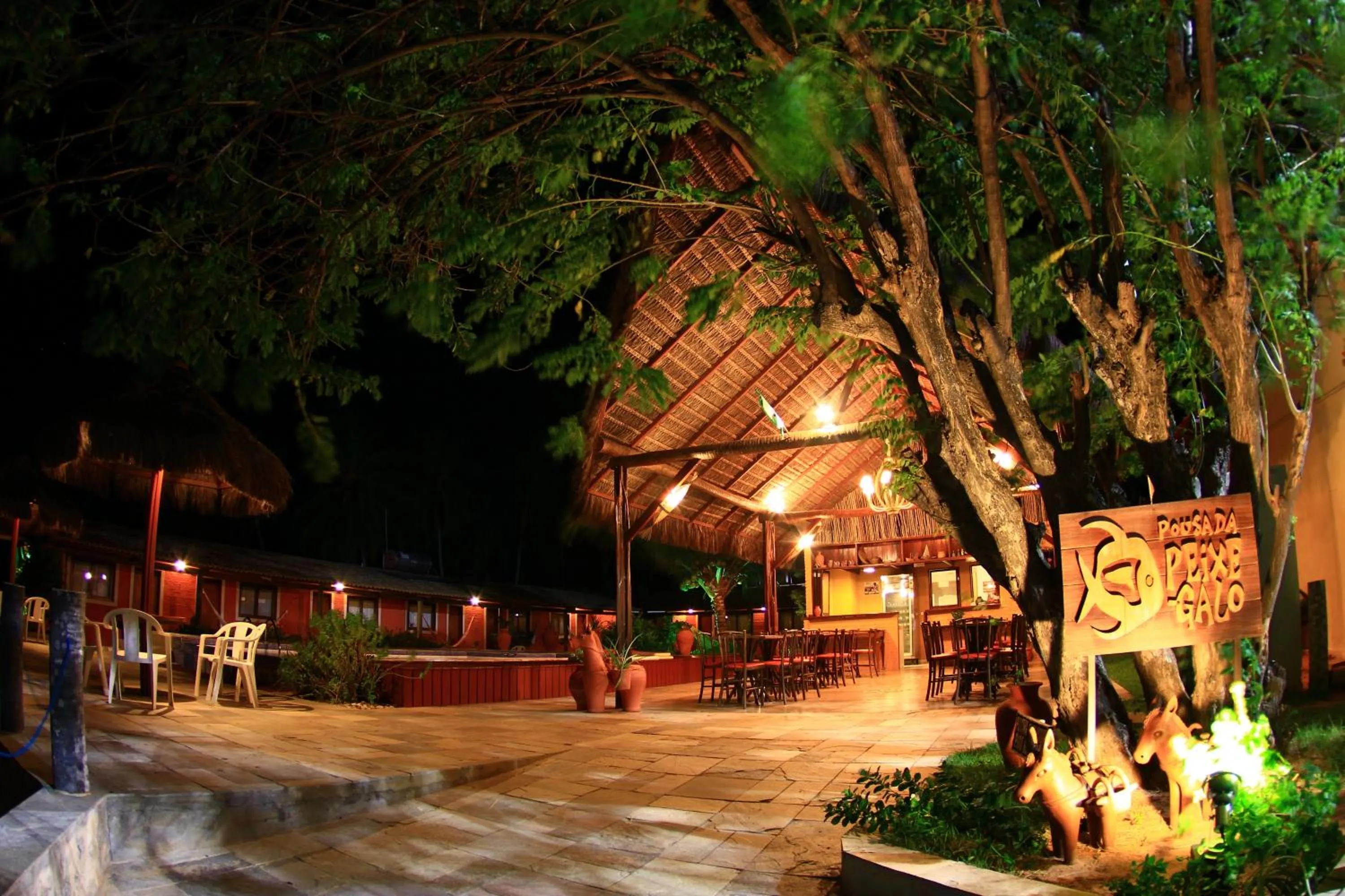 Restaurant/places to eat in Pousada Peixe Galo