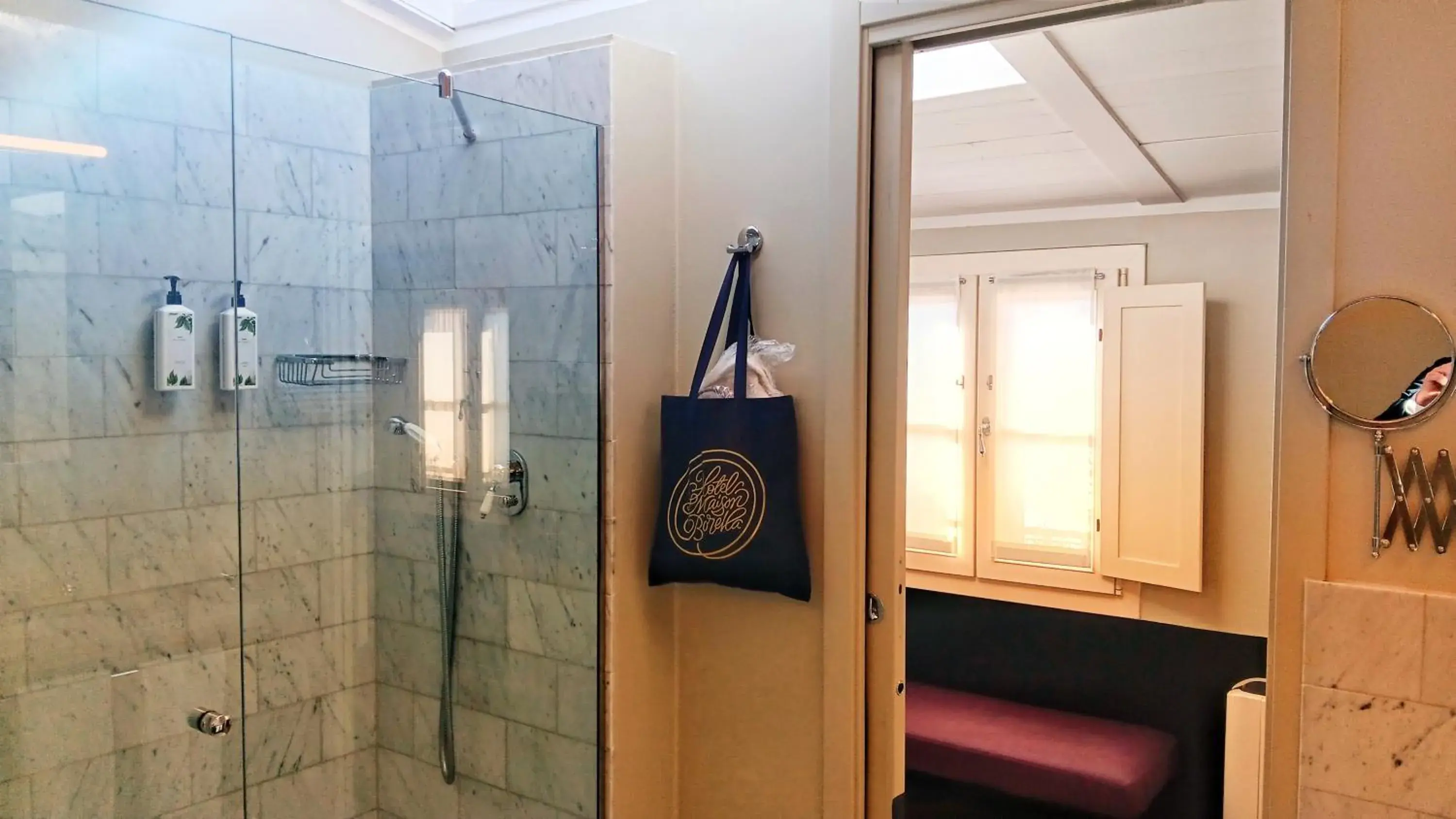 Suite in Maison Borella Suite in Maison Borella