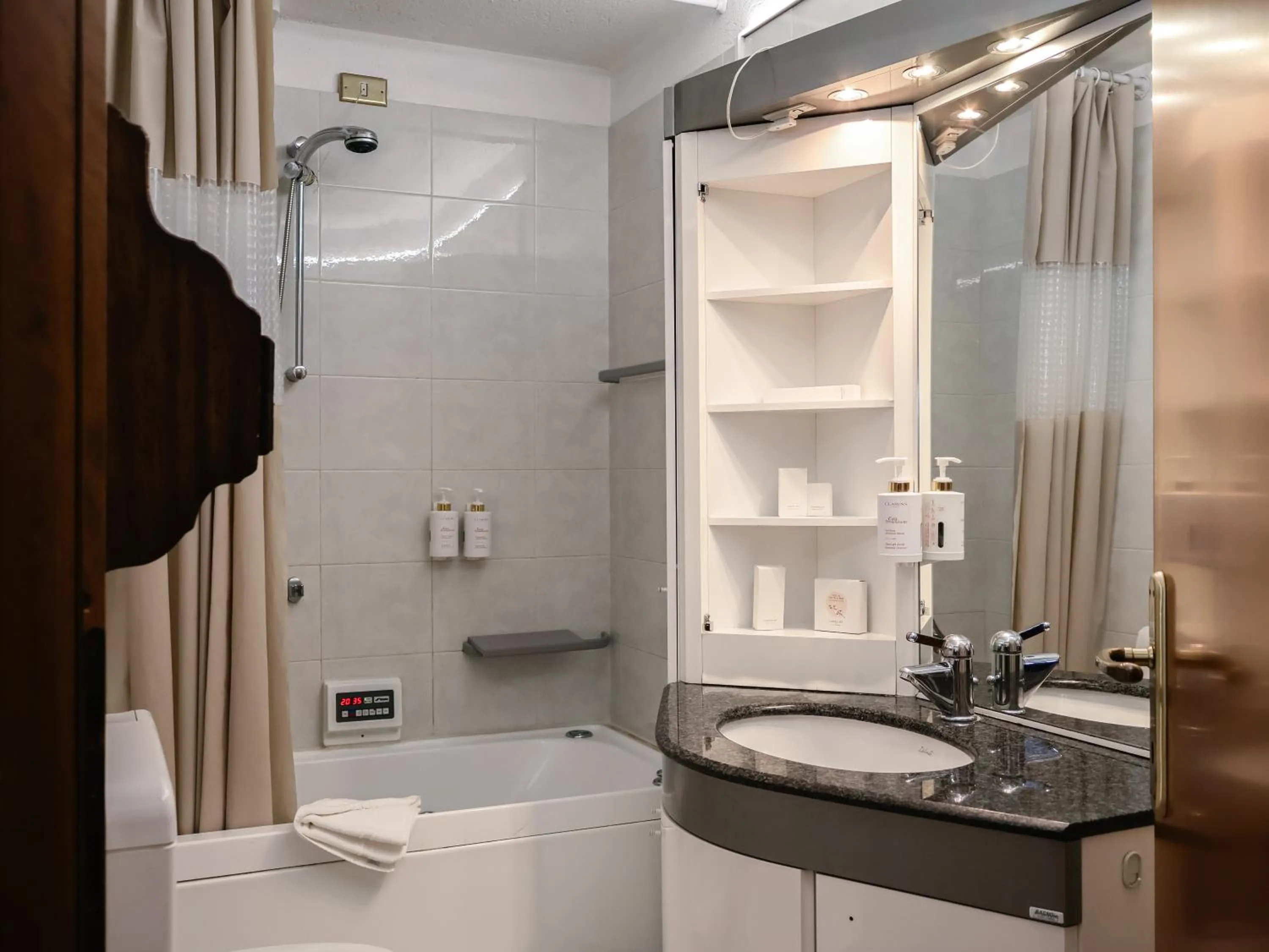 Bathroom in Hotel Europa