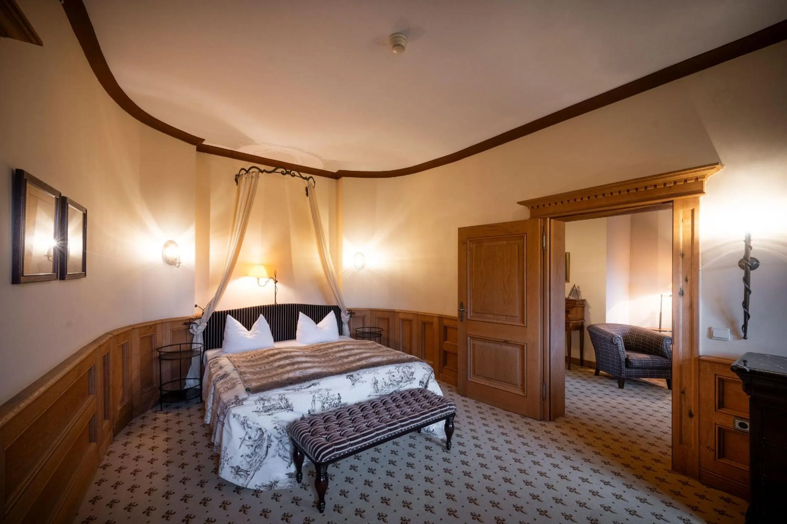 Photo of the whole room, Bed in Burg Rabenstein