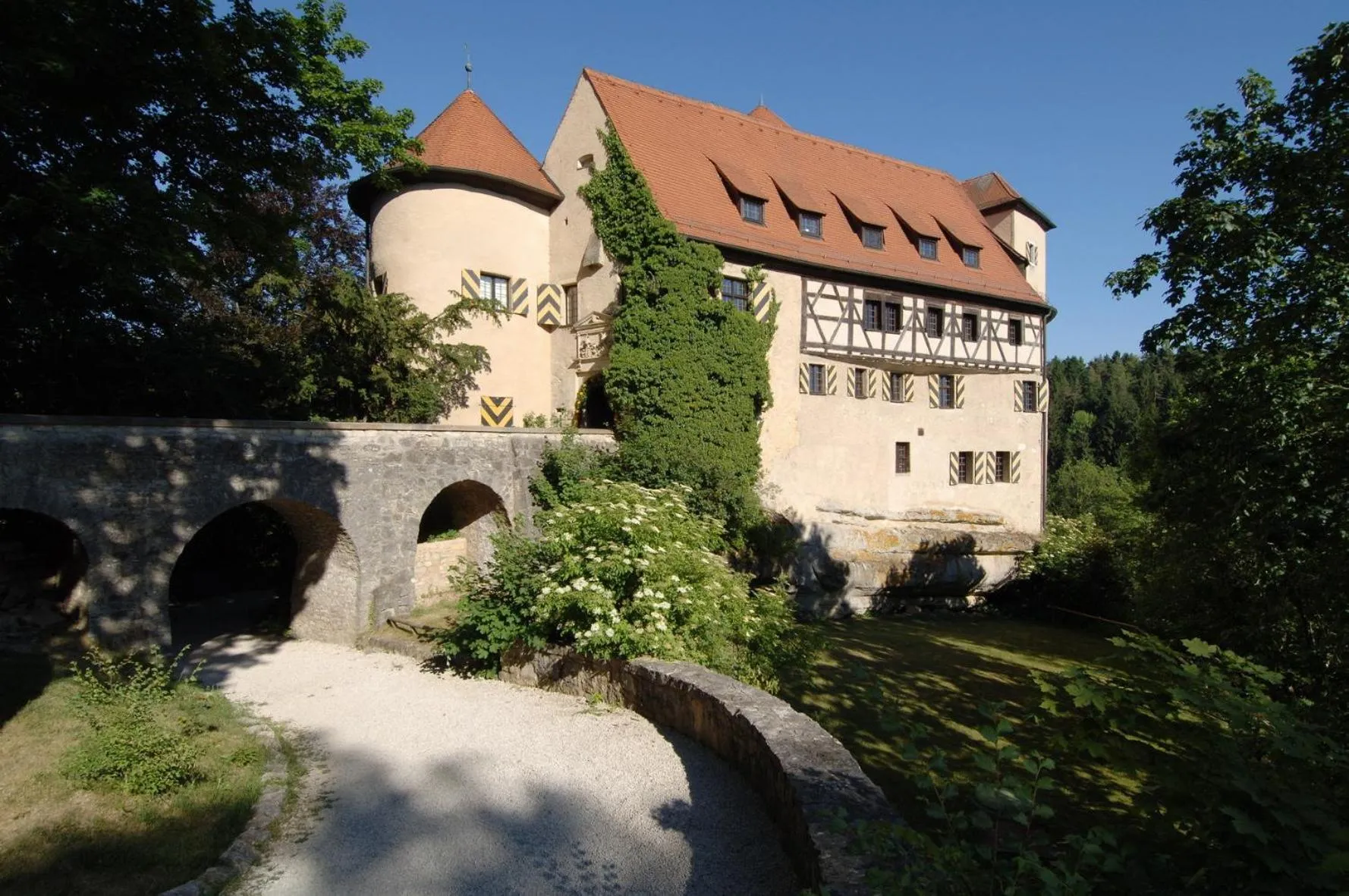 Property building in Burg Rabenstein