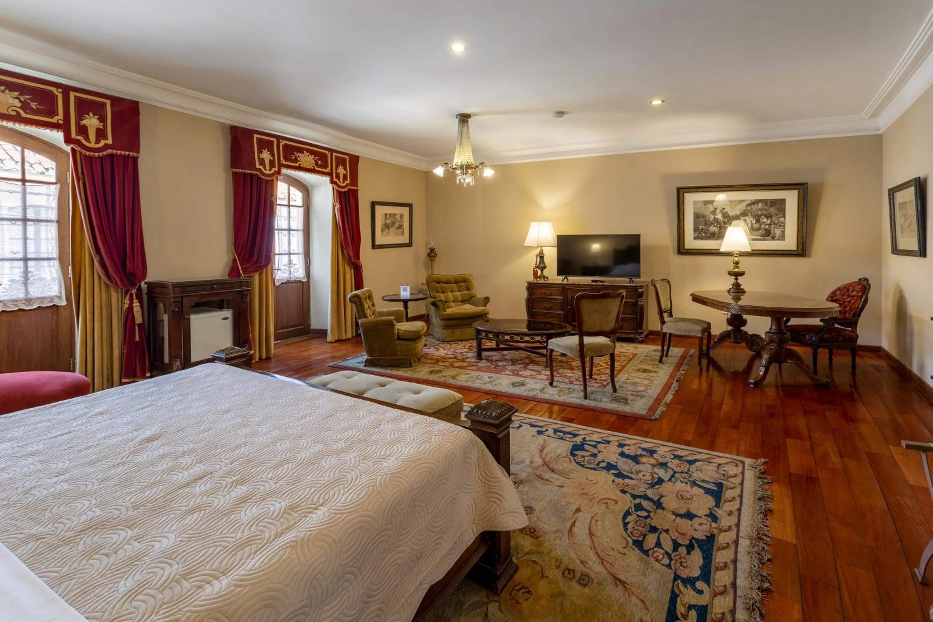 Bed in Parador Santa Maria La Real