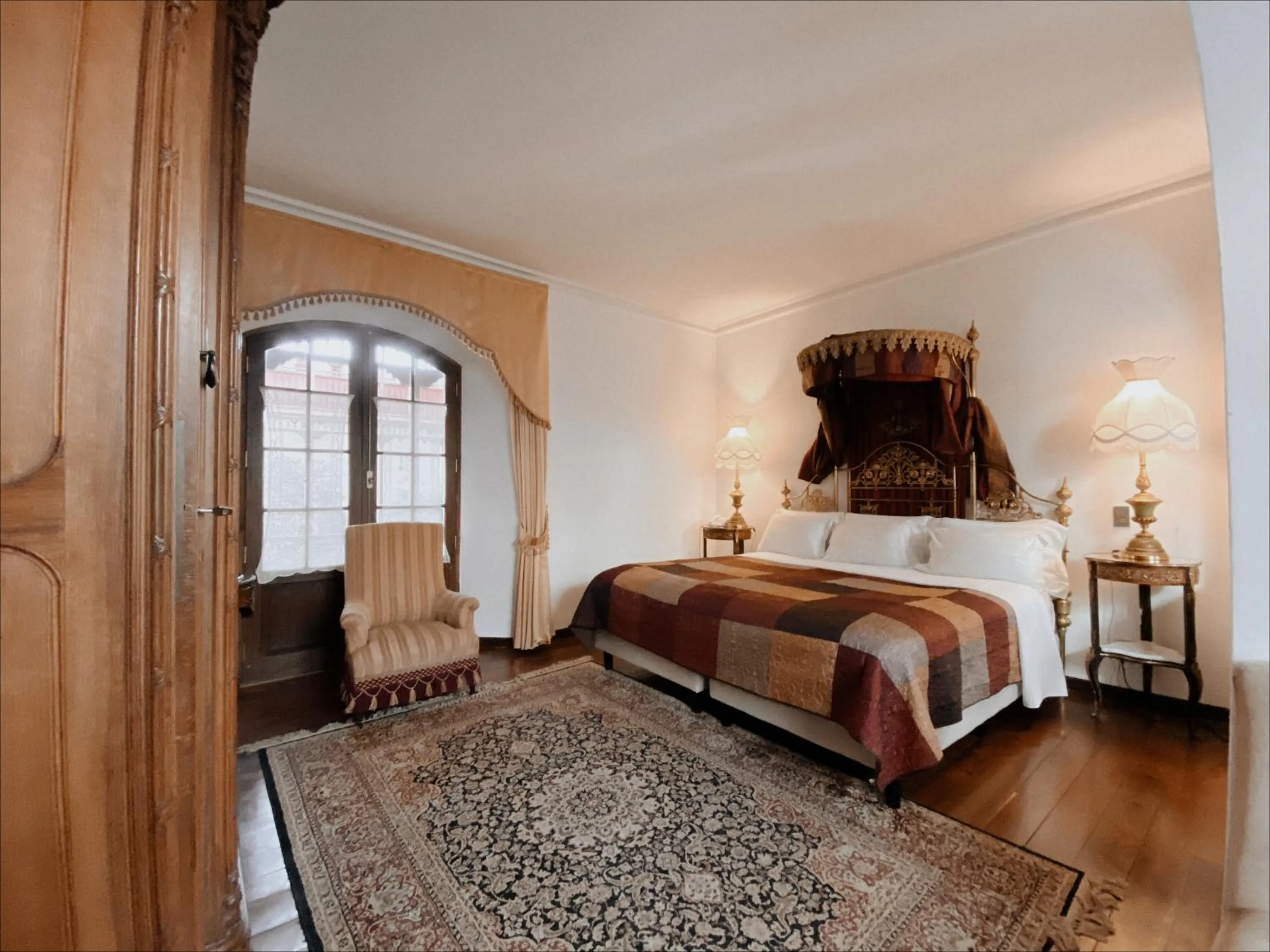 Bed in Parador Santa Maria La Real