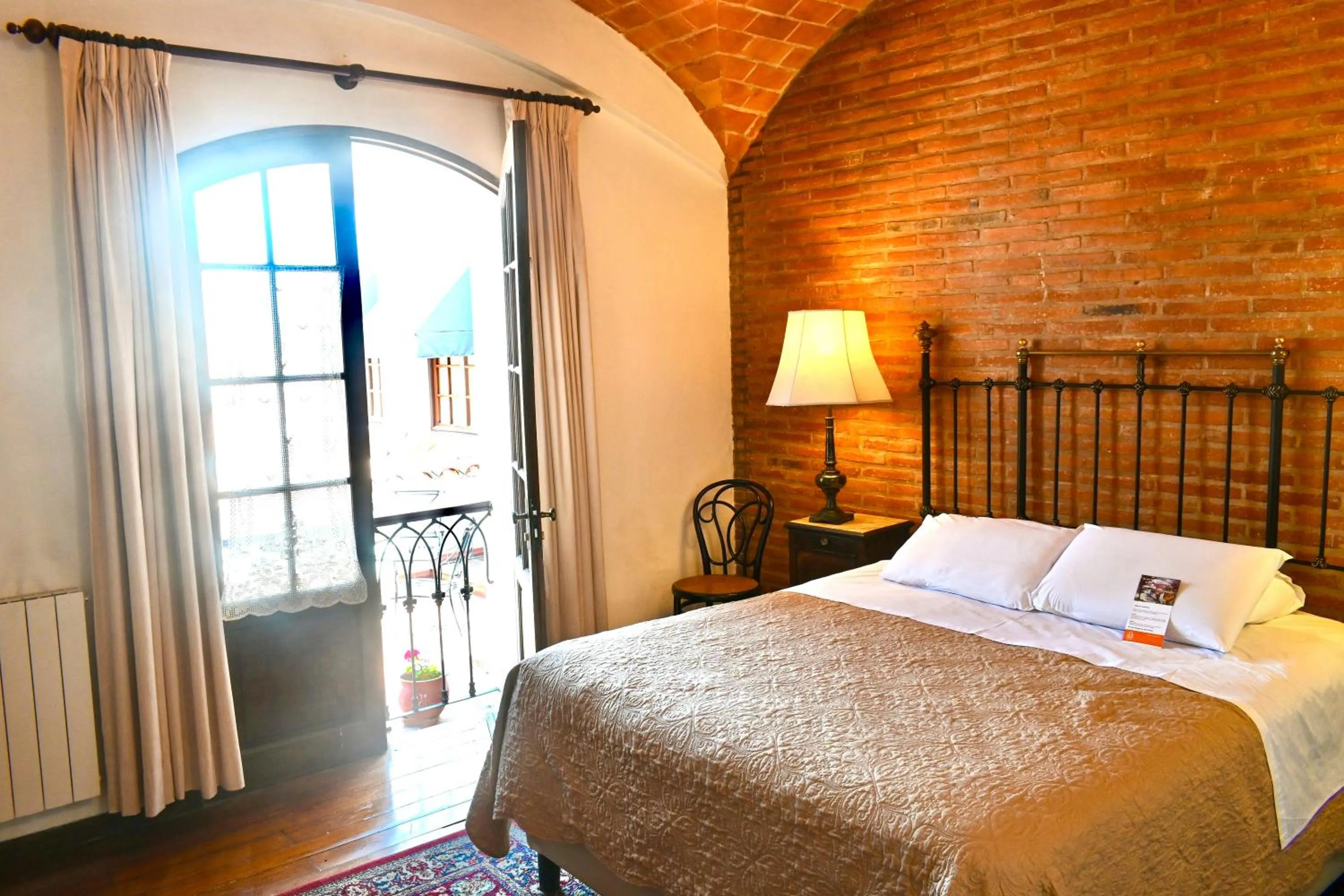 Bed in Parador Santa Maria La Real