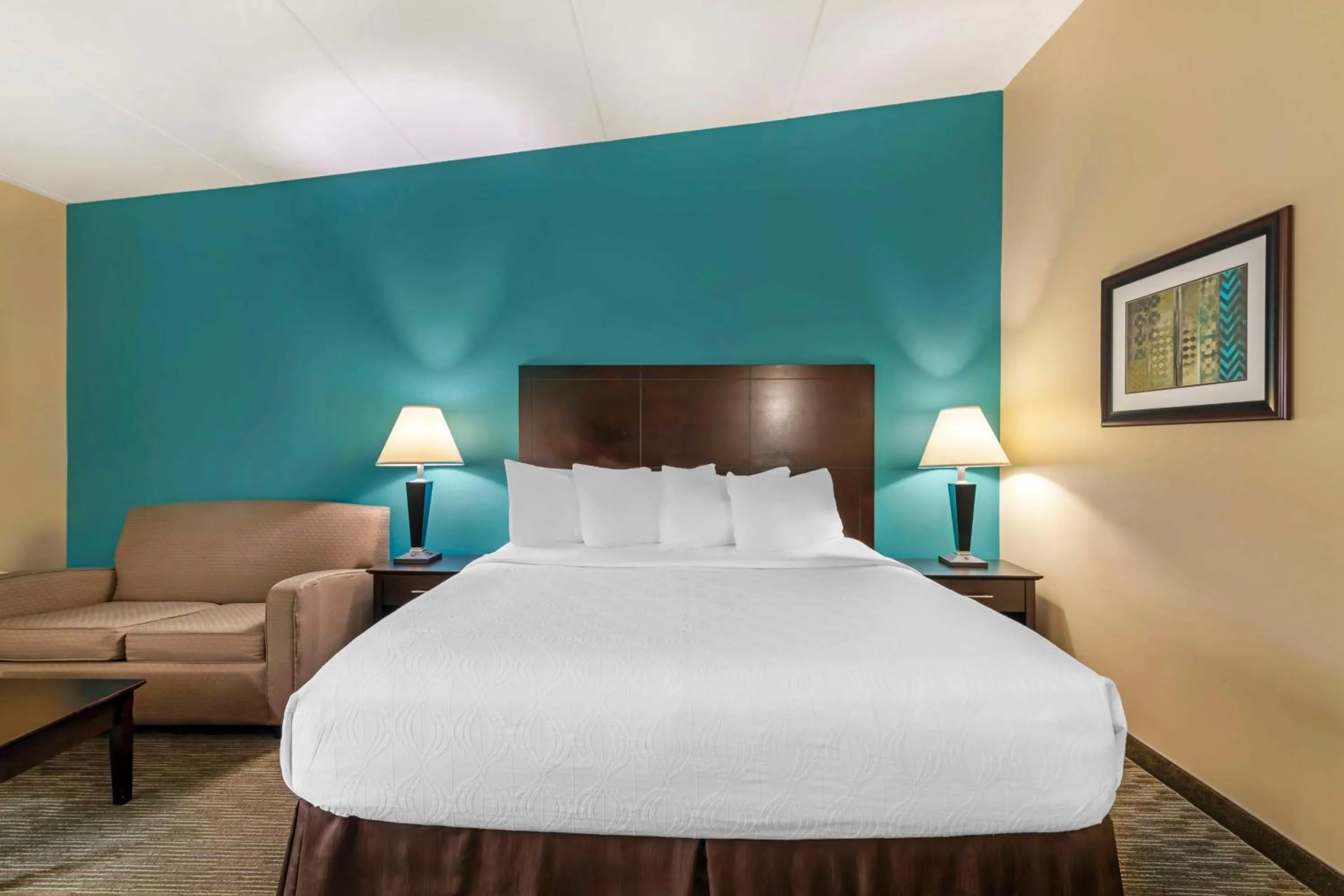 Bedroom, Bed in Best Western Plus Plattsburgh