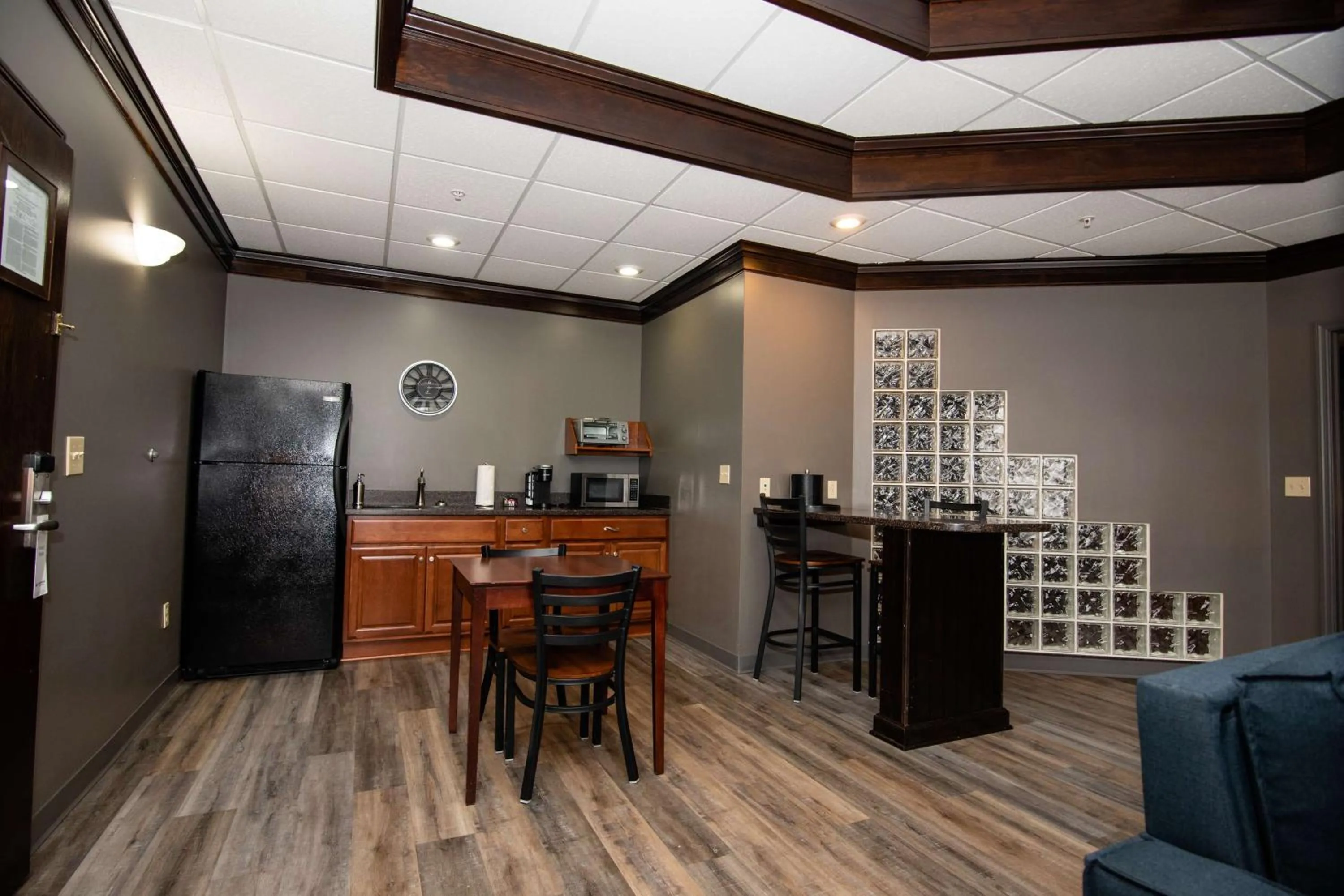 Kitchen or kitchenette in Best Western Plus Plattsburgh