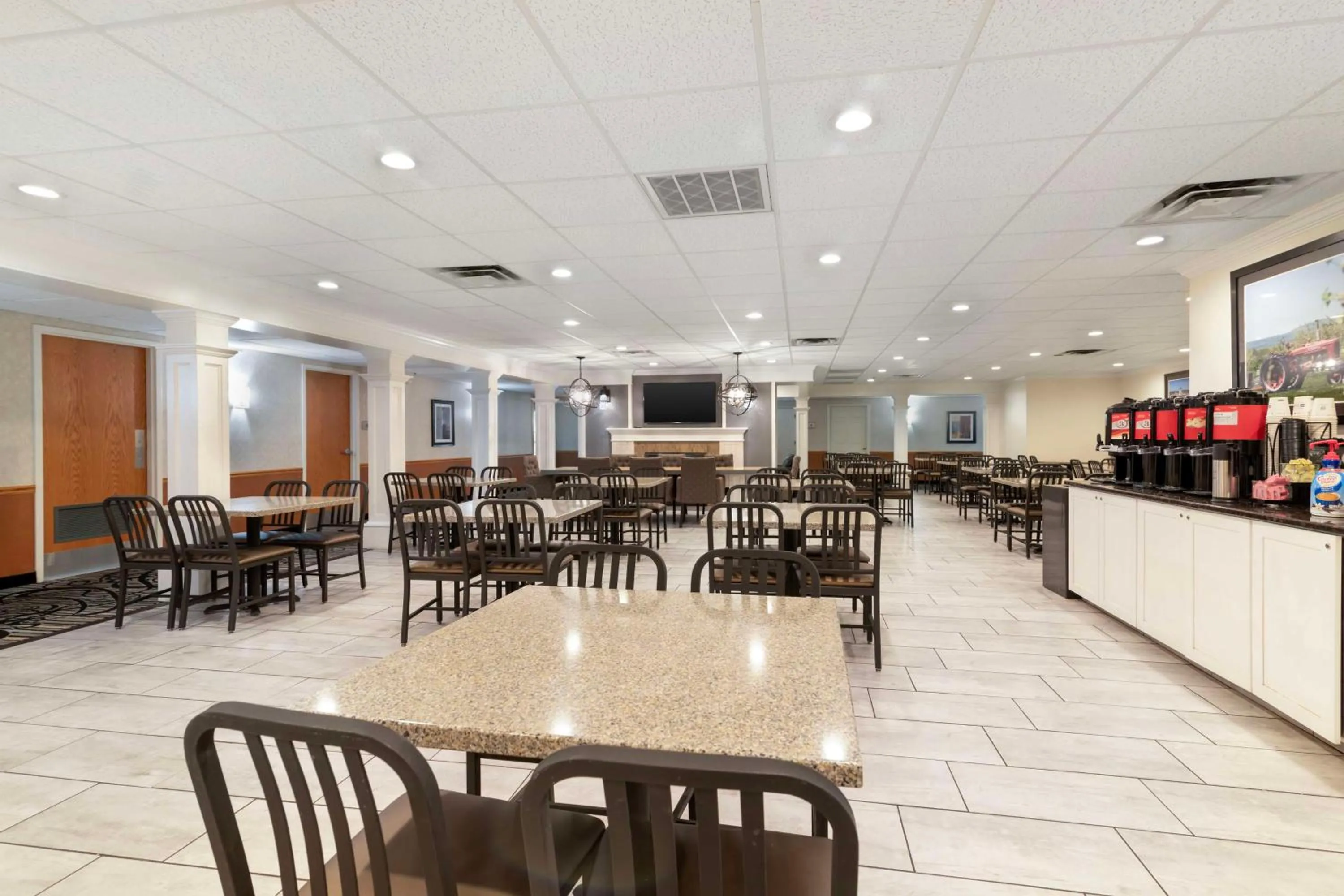 Breakfast in Best Western Plus Plattsburgh