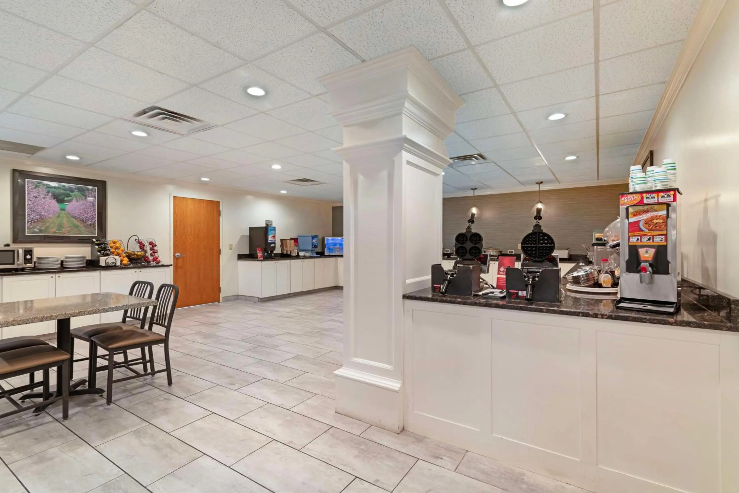 Breakfast in Best Western Plus Plattsburgh