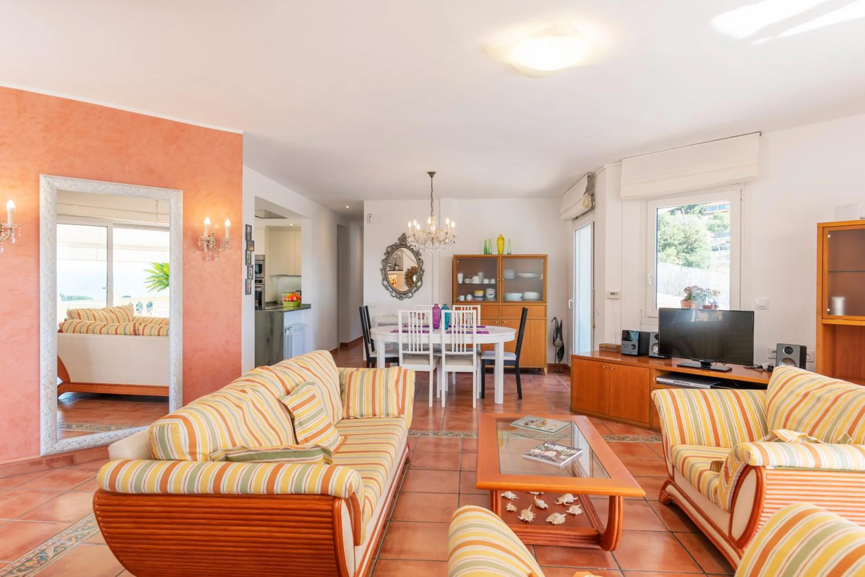 Living room in YUTA by Danlux Invest