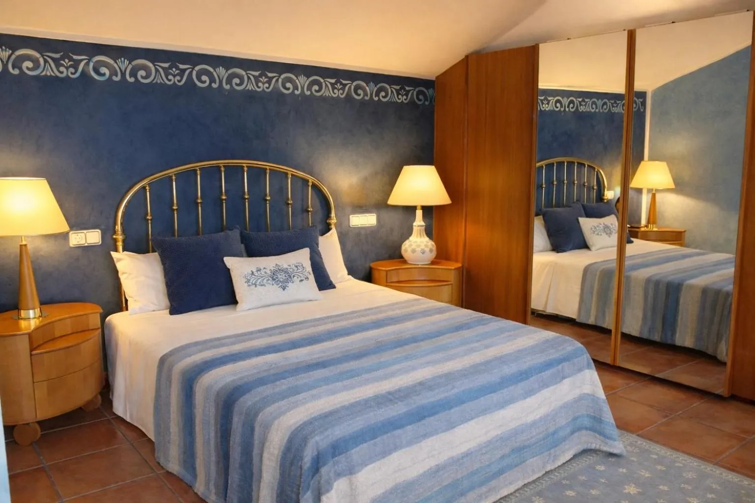 Bedroom, Bed in YUTA by Danlux Invest