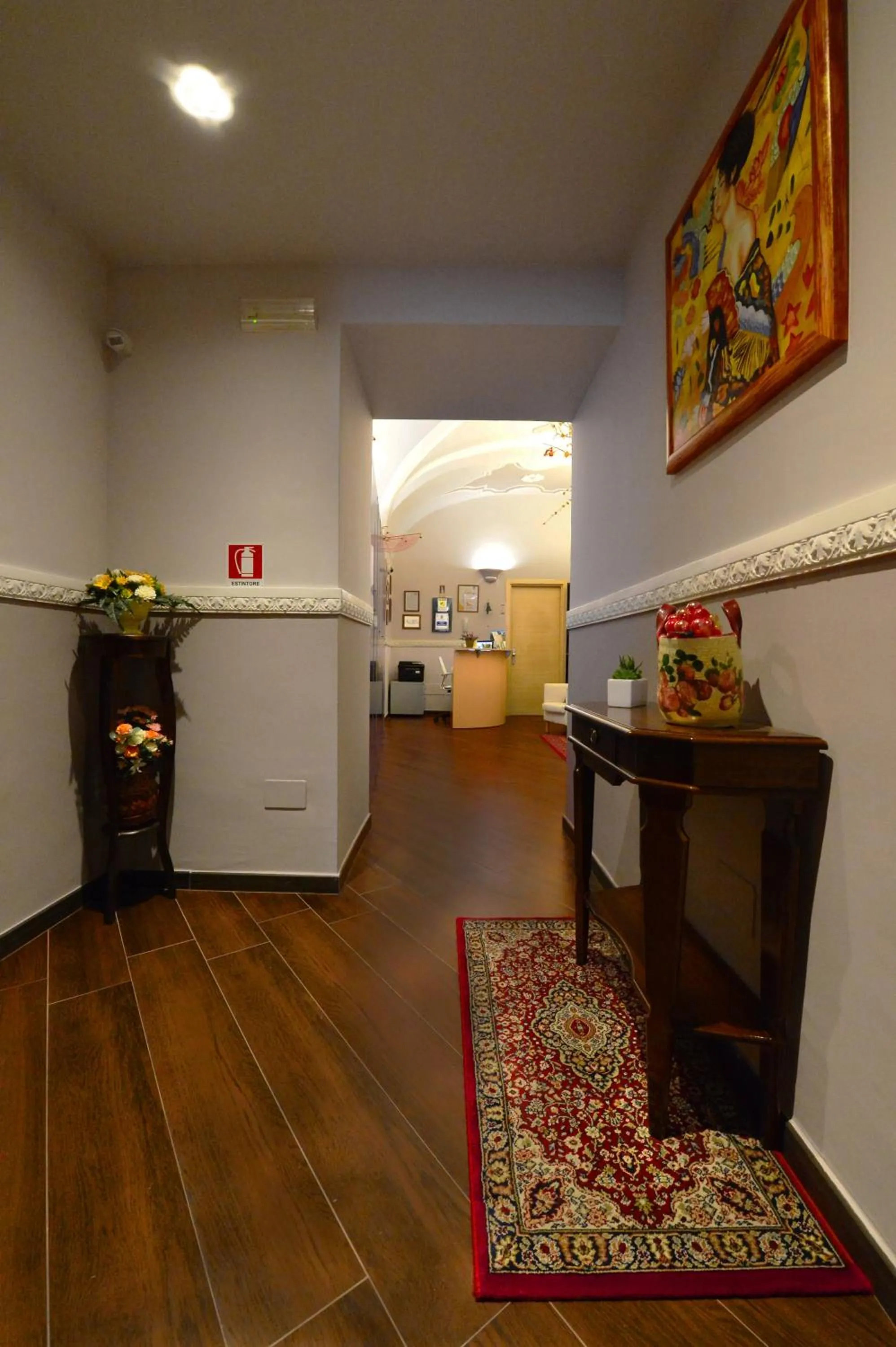 Decorative detail in Relais Parallelo 41