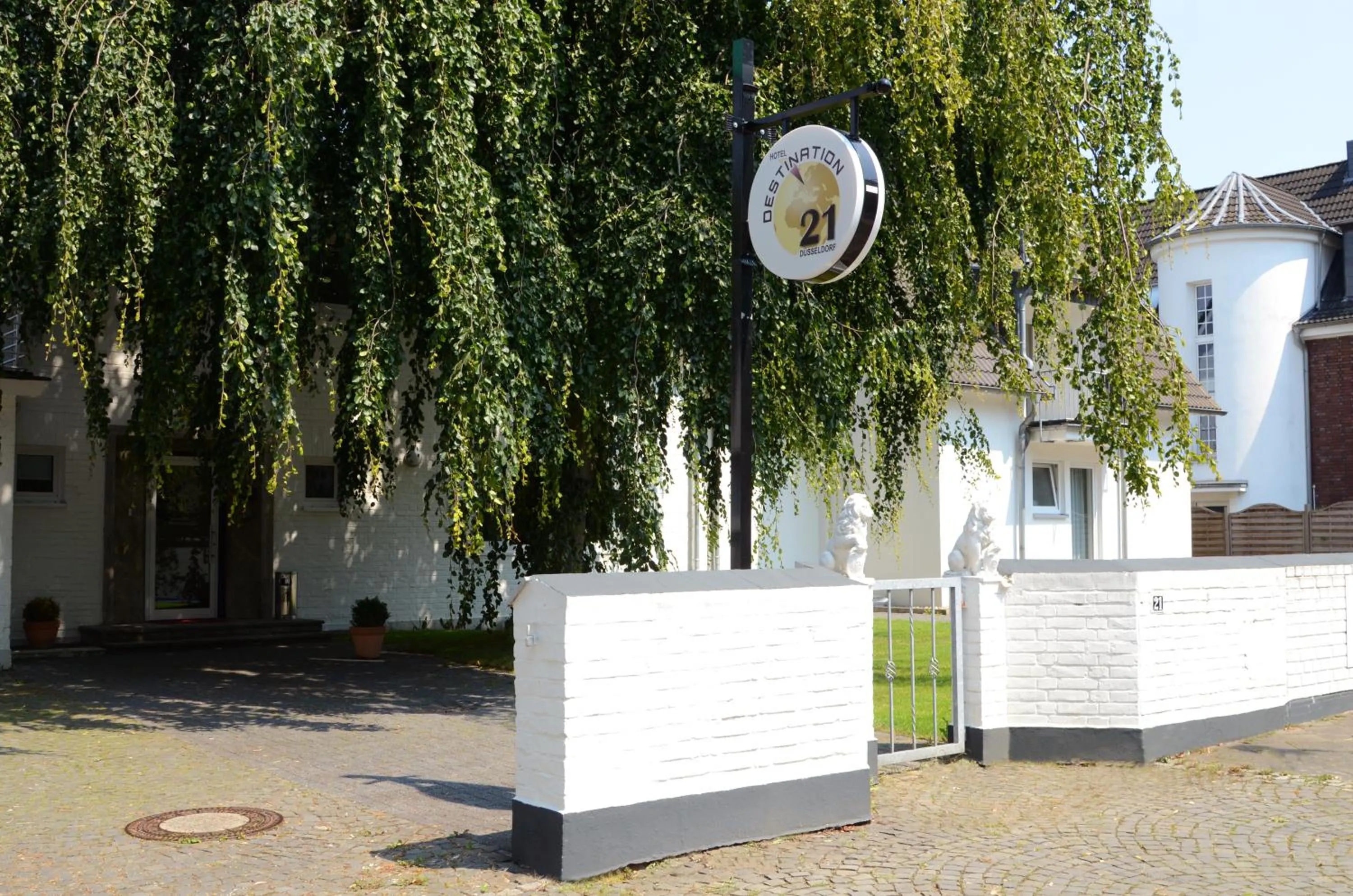 Facade/entrance in Hotel Destination 21