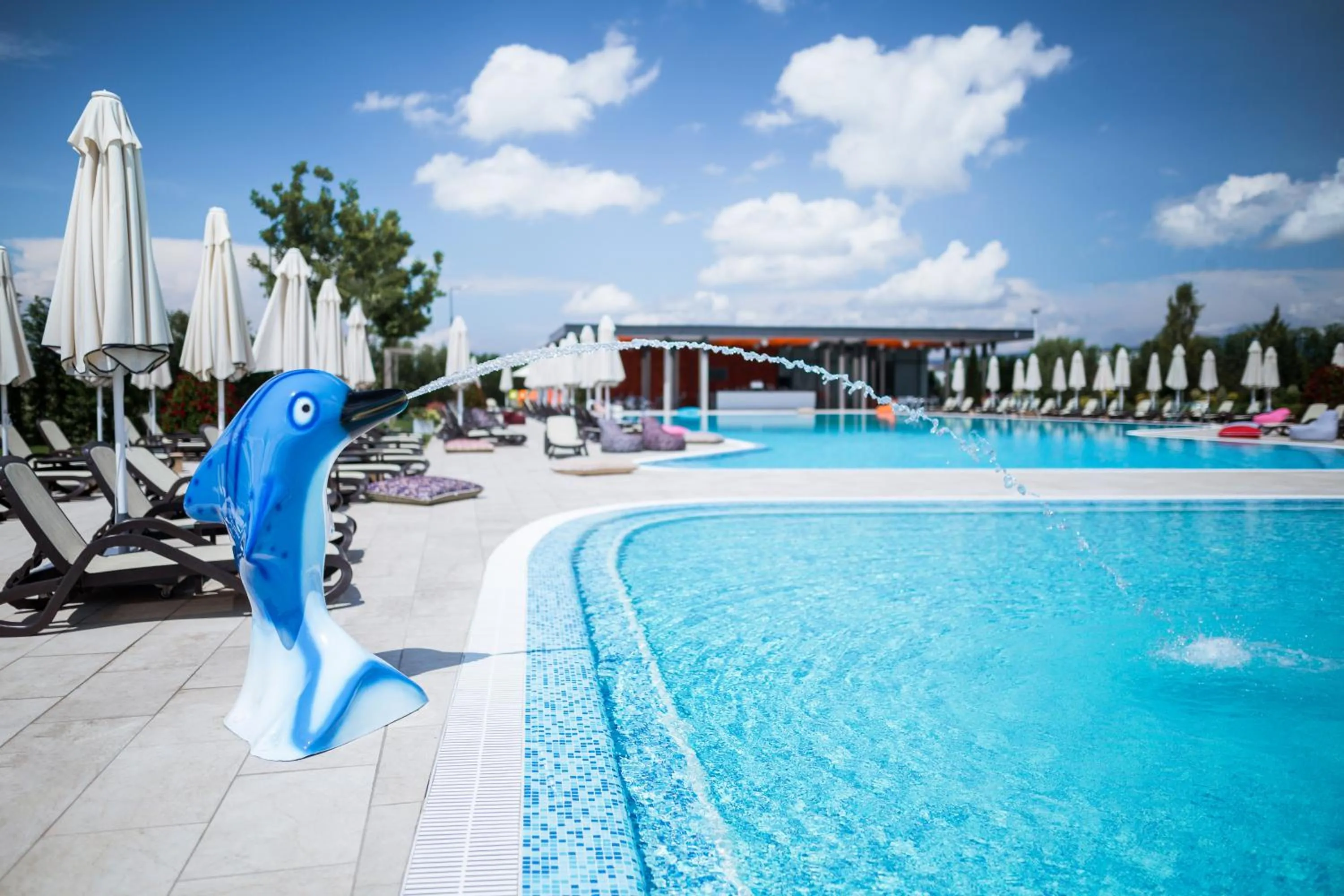 Swimming pool in Emerald Hotel