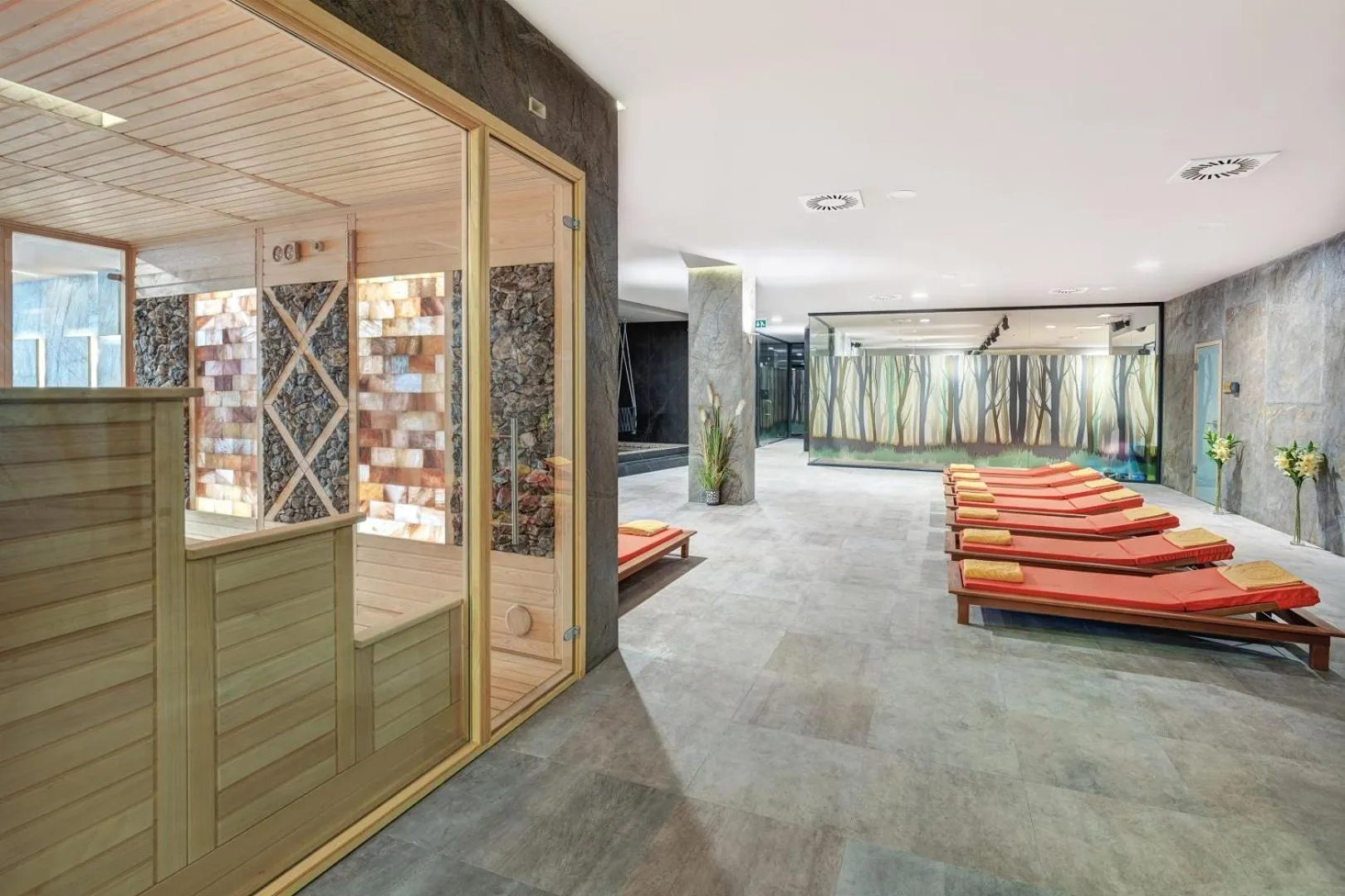 Sauna in Emerald Hotel