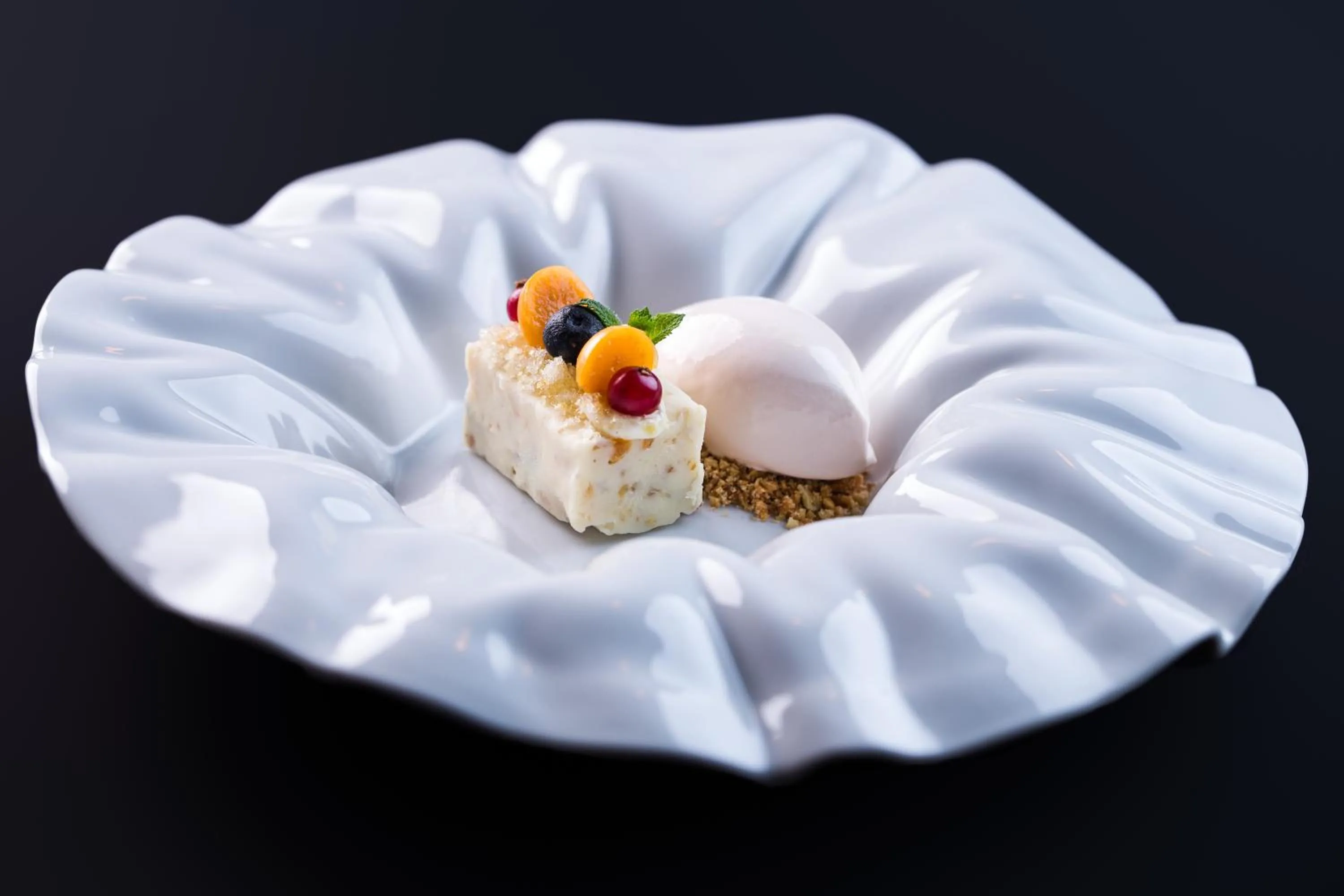 Restaurant/places to eat in Emerald Hotel