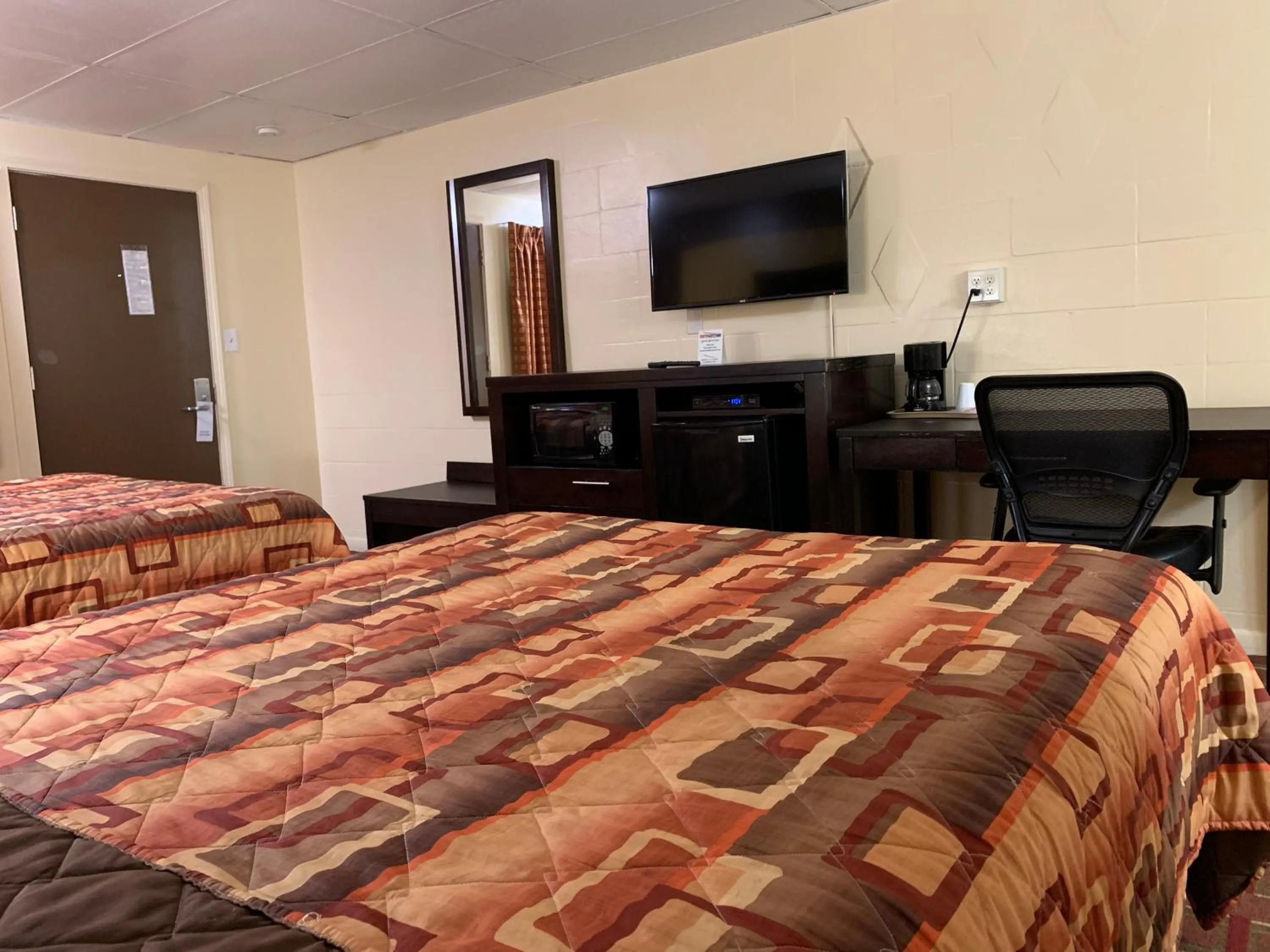 Bed in Scottish Inns Tonawanda