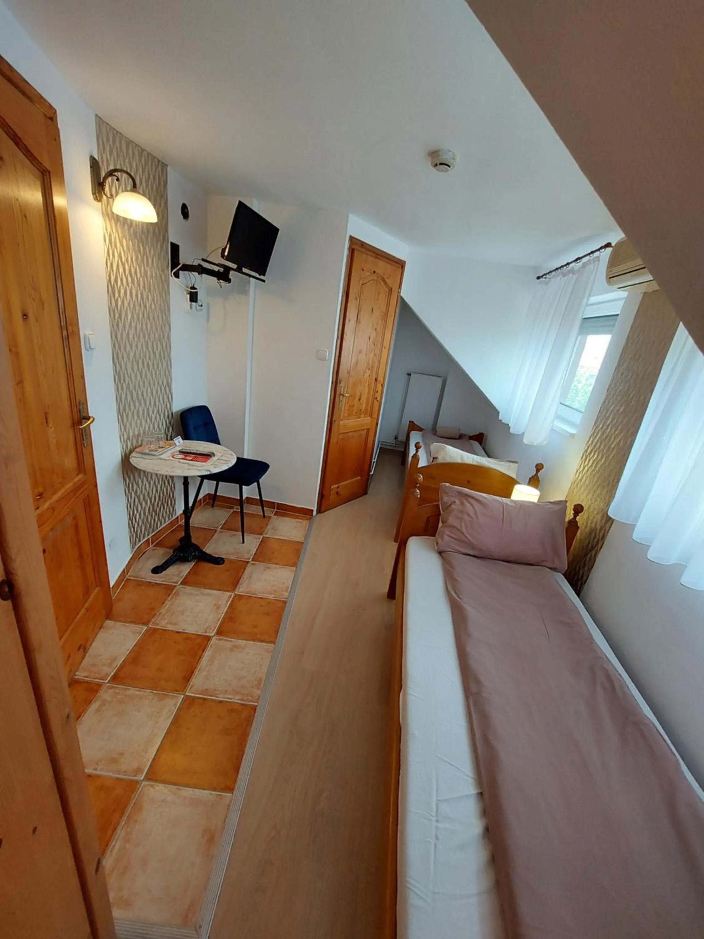 Standard Twin Room - single occupancy in Palma Vendégház