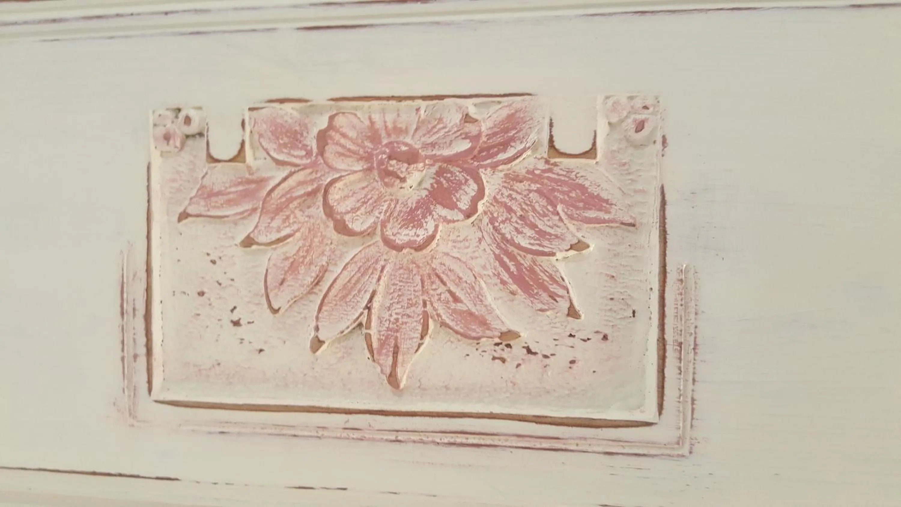 Decorative detail in Los Canaritos