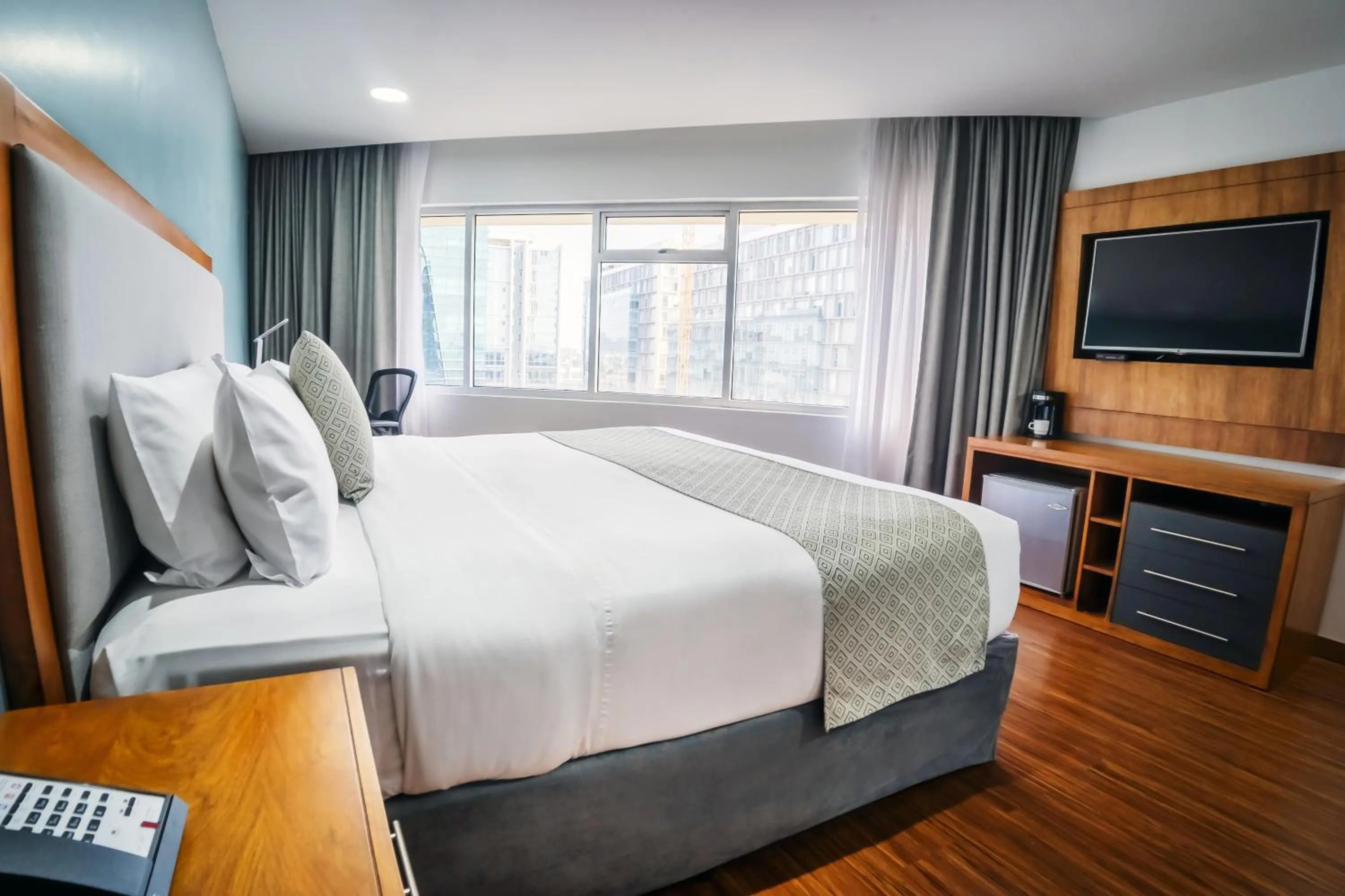 Bed in TRYP by Wyndham Guayaquil Airport