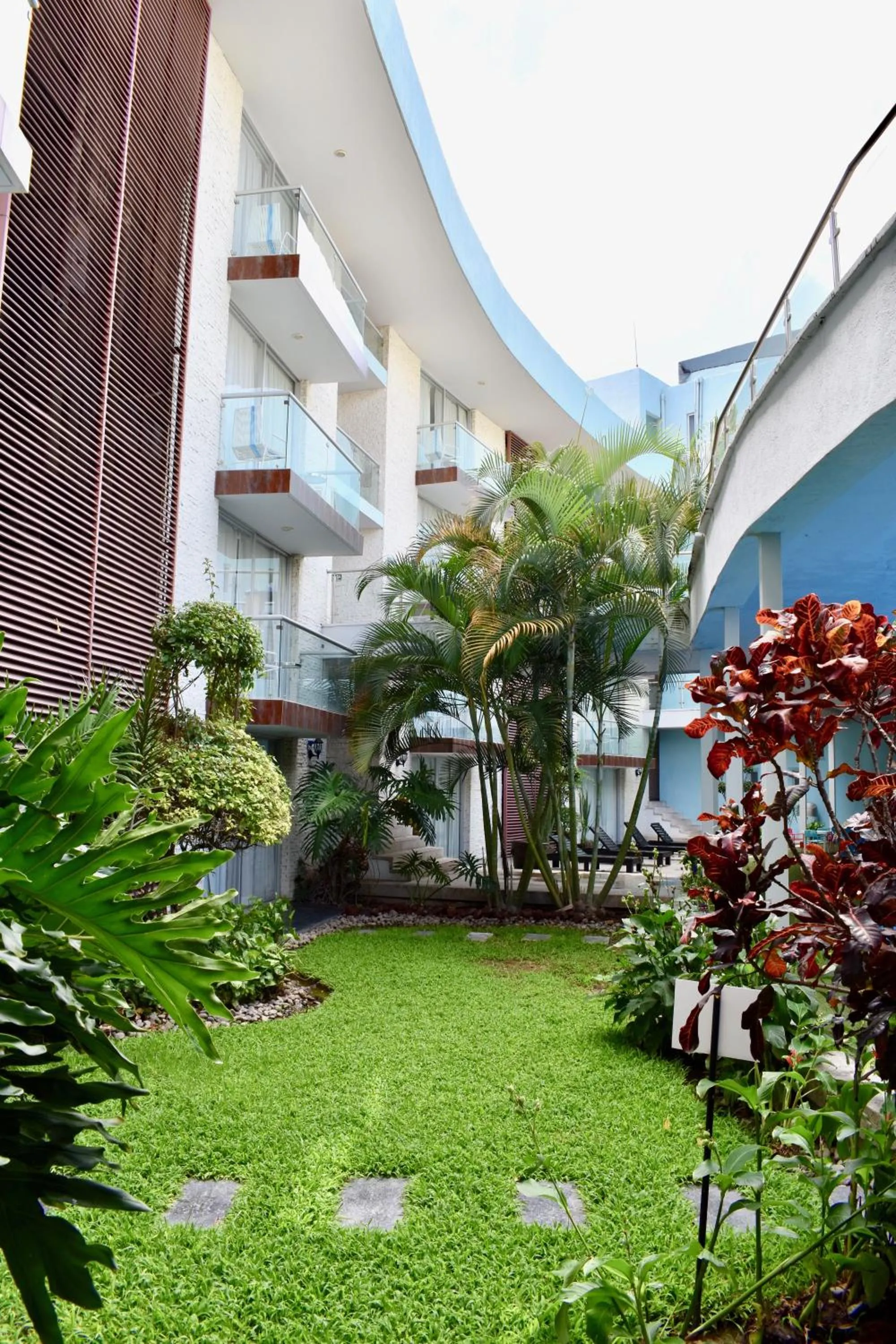 Garden in Country Hotel & Suites