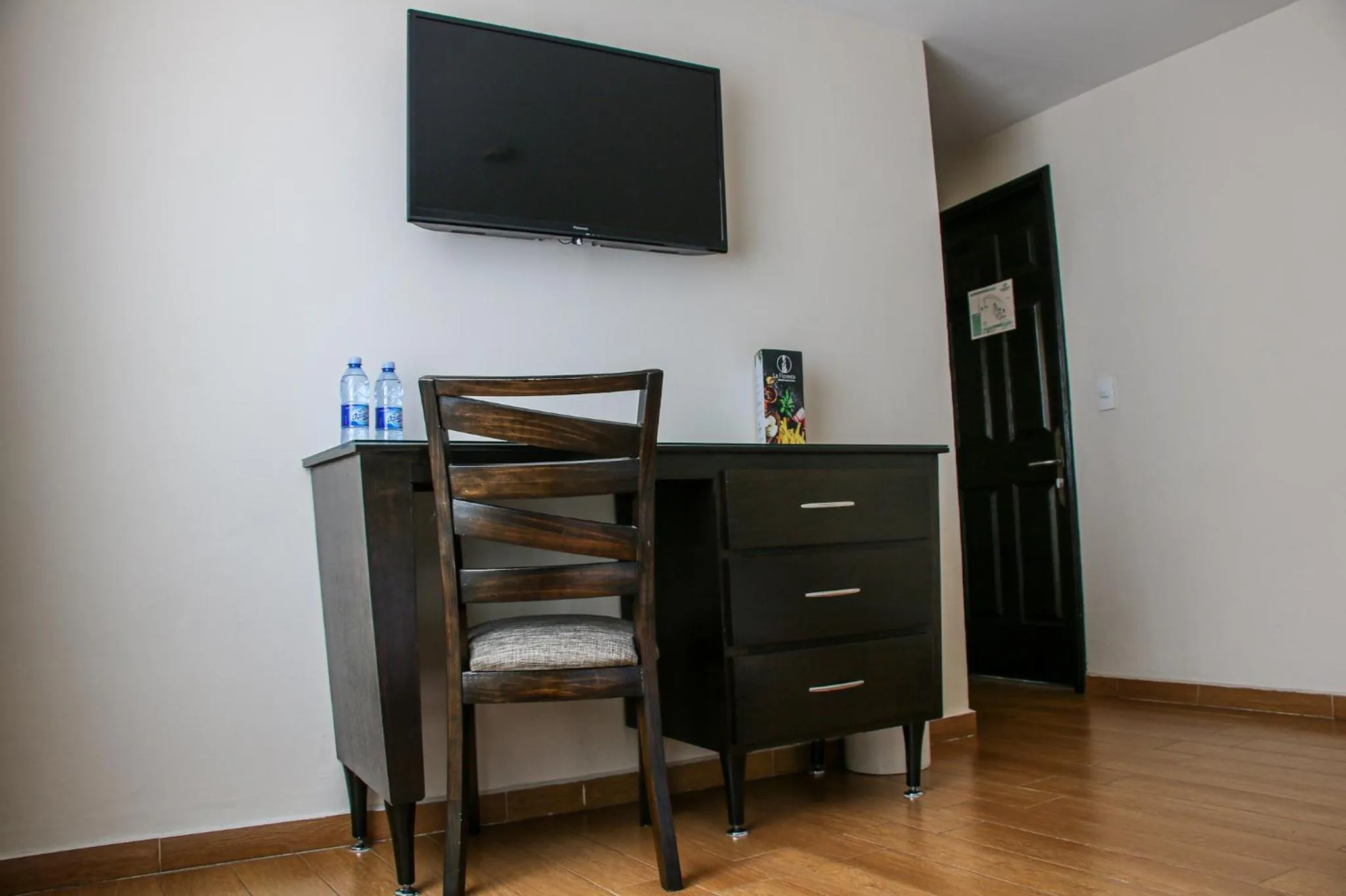 TV and multimedia in Country Hotel & Suites