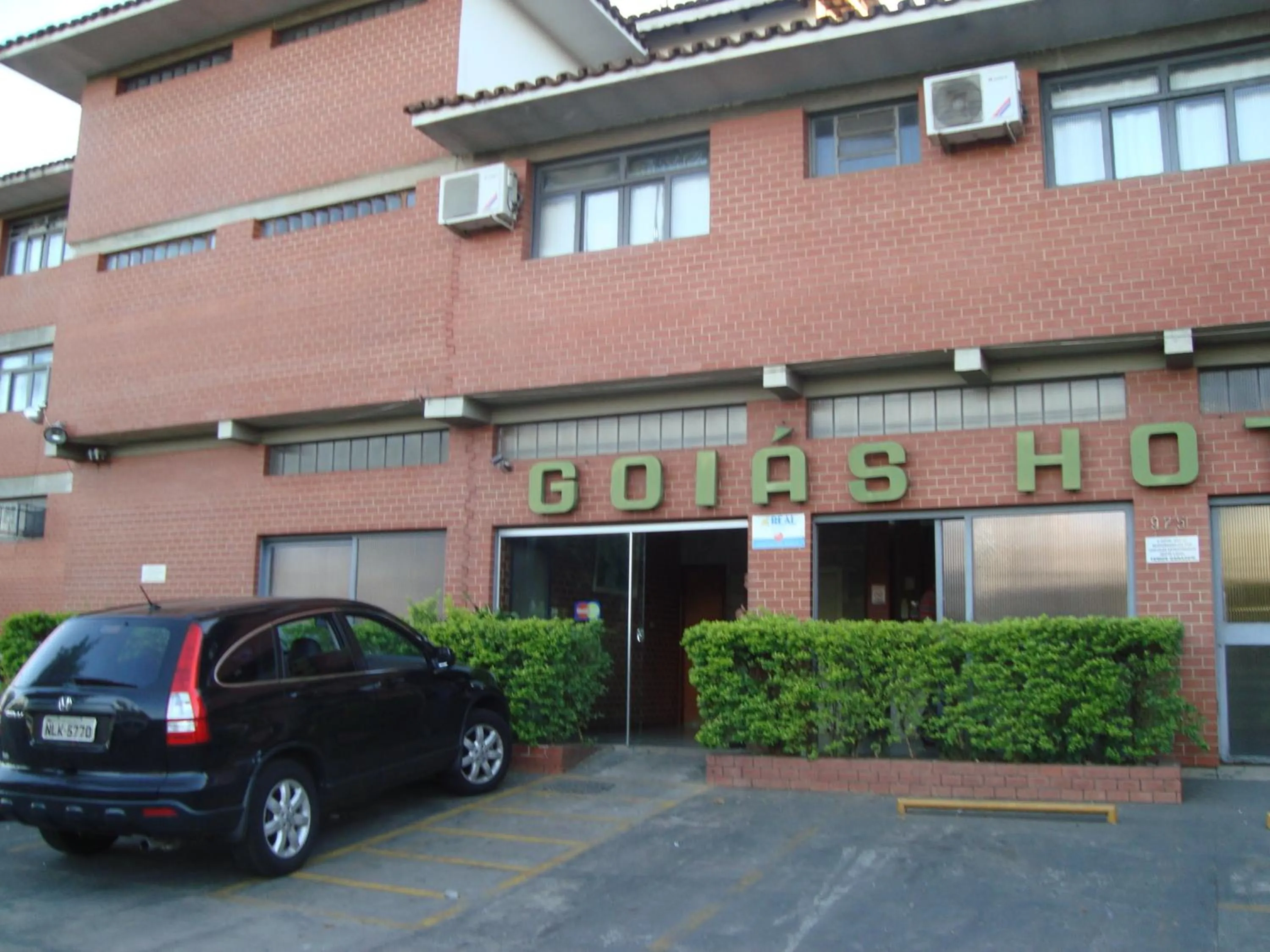 Facade/entrance in Goias Hotel