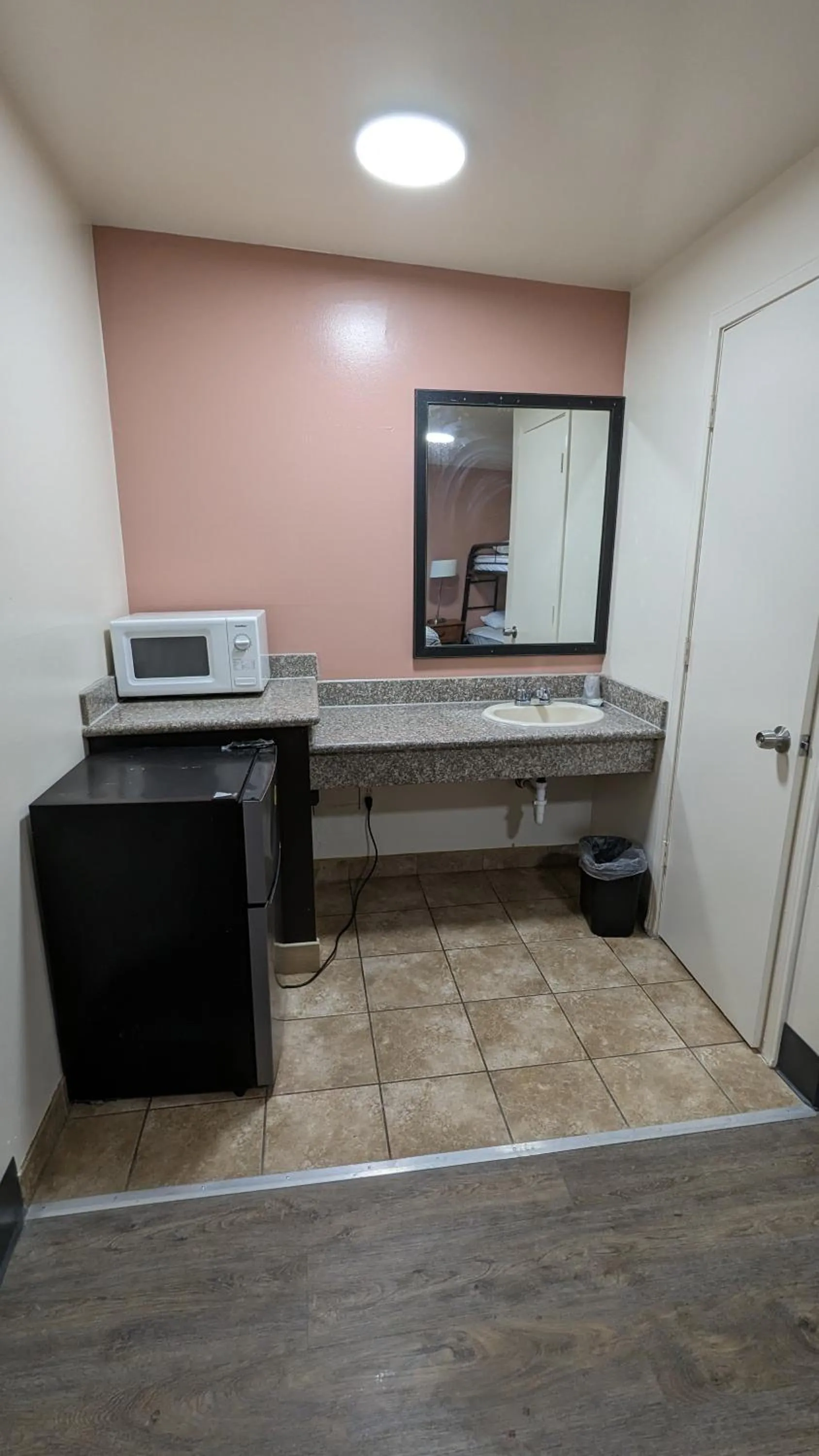 minibar in Portland Value Inn