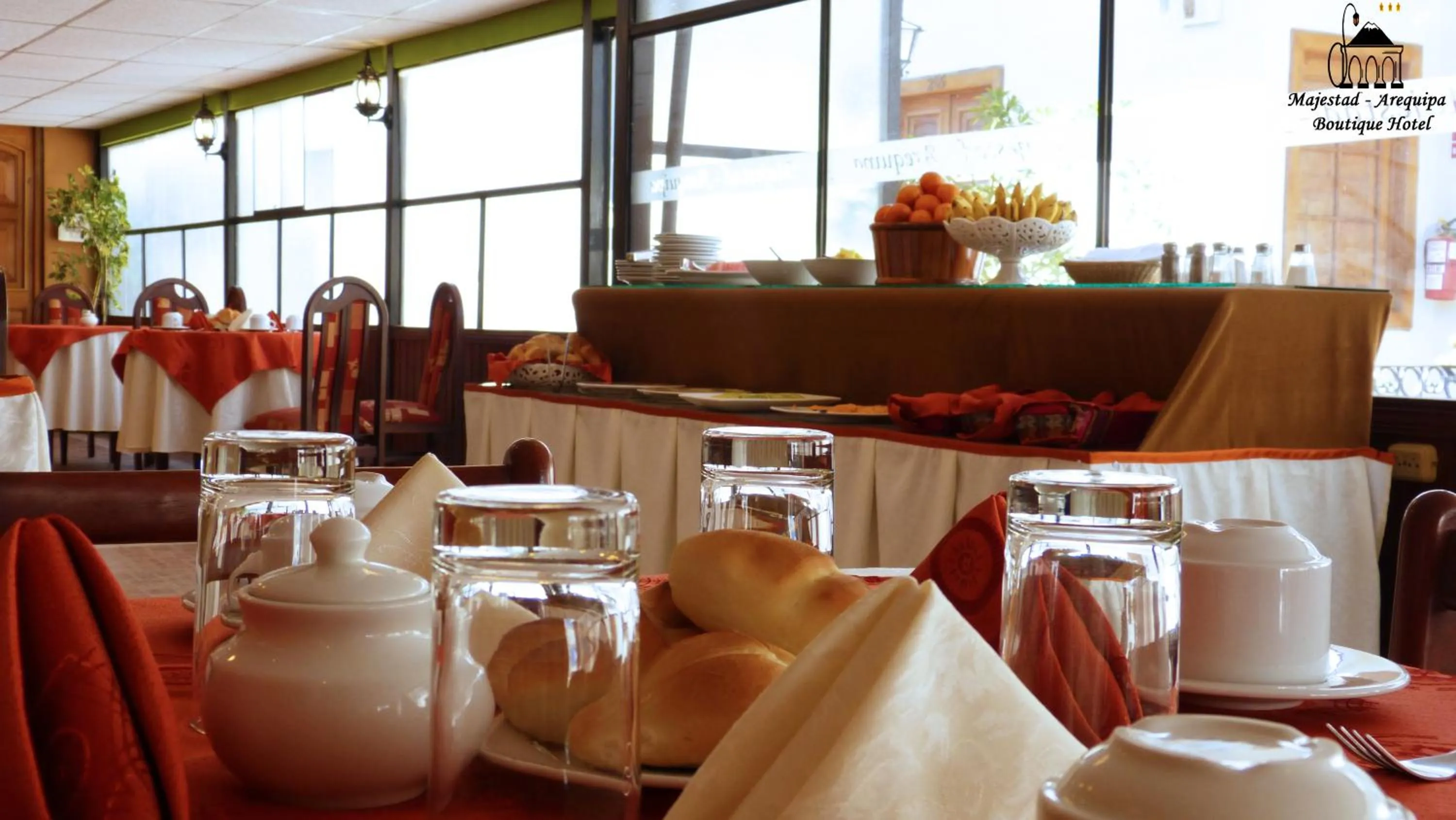 Restaurant/places to eat in Majestad Hotel Boutique