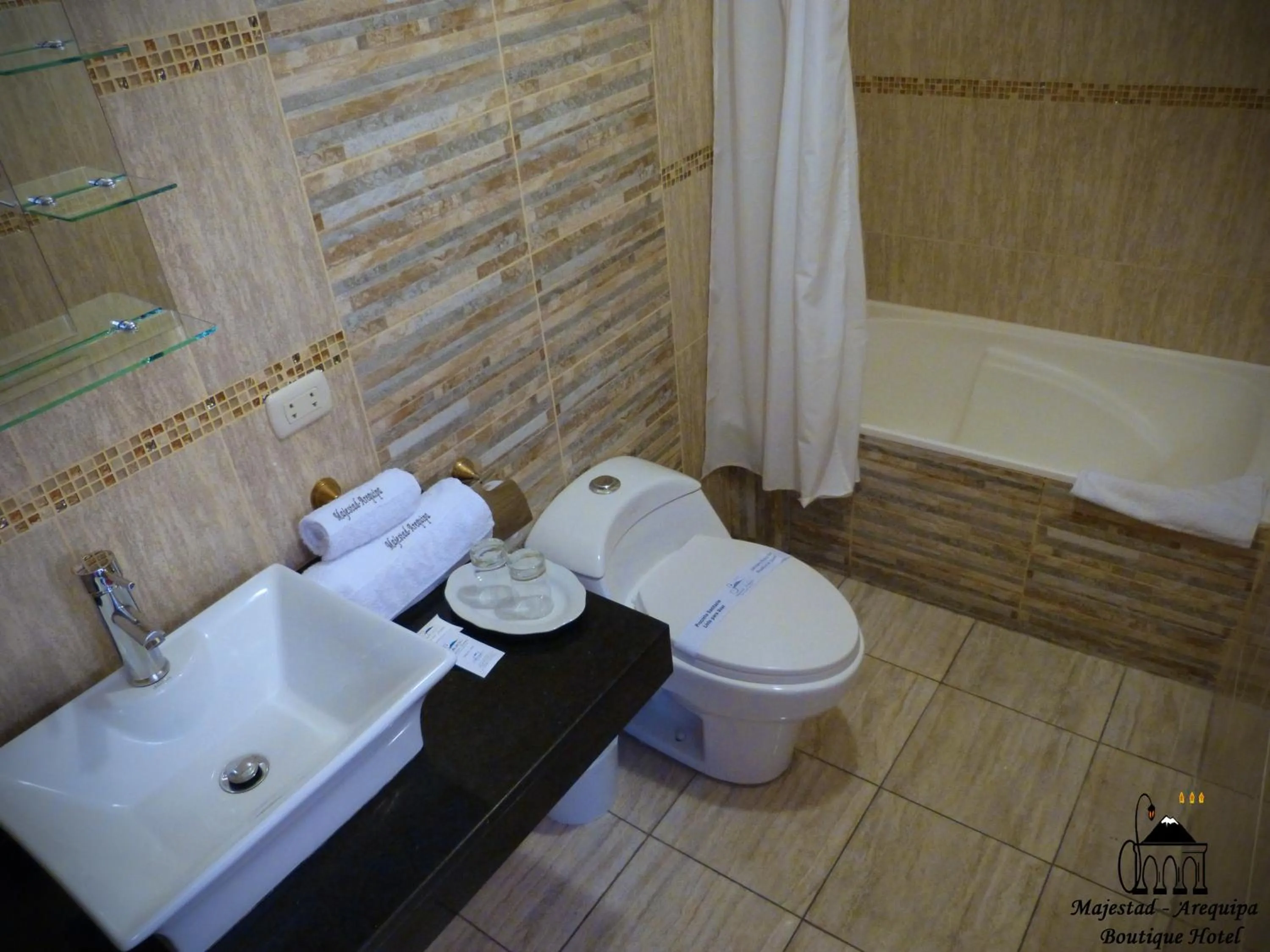 Bathroom in Majestad Hotel Boutique