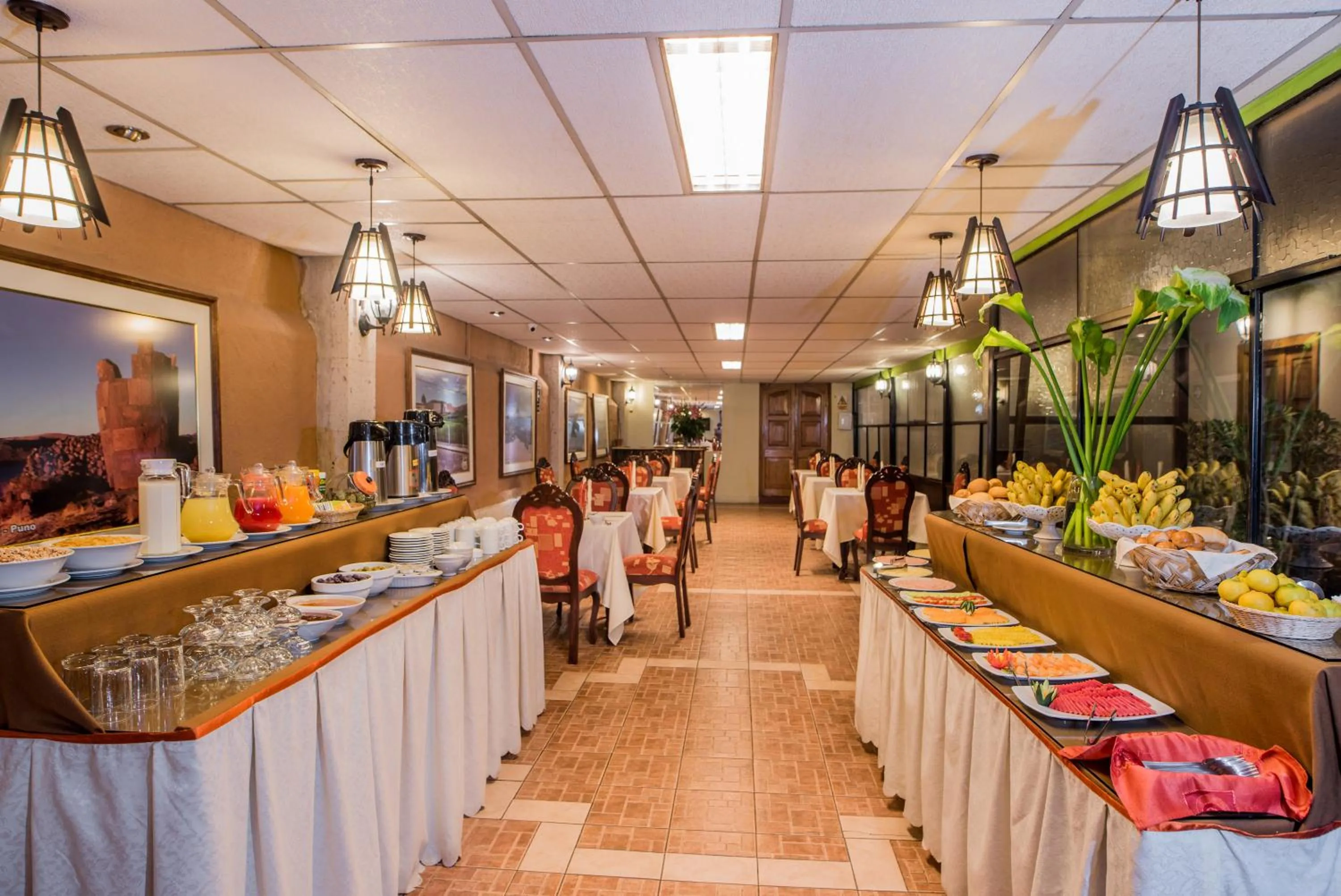 Restaurant/places to eat in Majestad Hotel Boutique