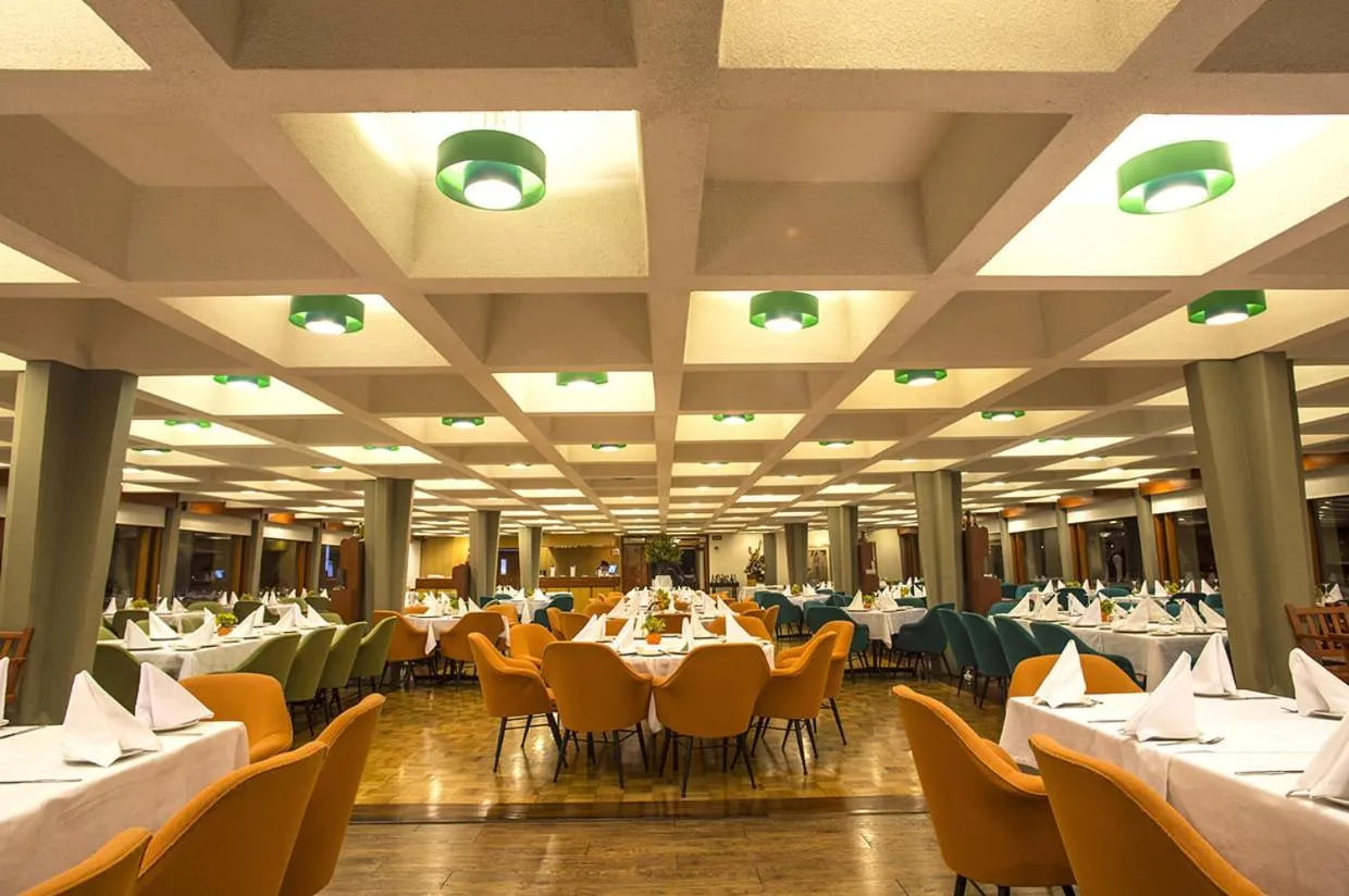 Restaurant/places to eat in D'Acosta Hotel Sochagota