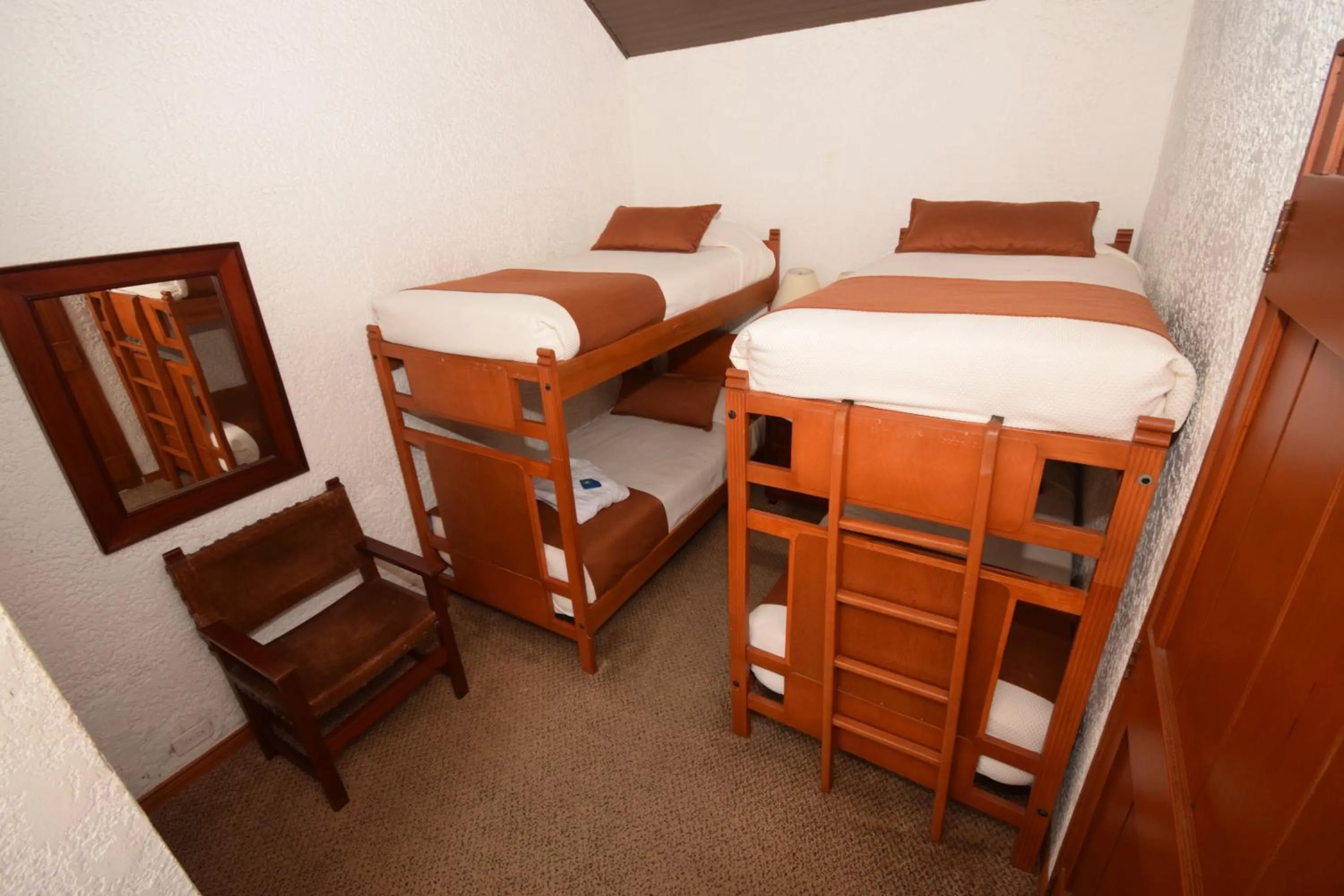 bunk bed, Bed in D'Acosta Hotel Sochagota