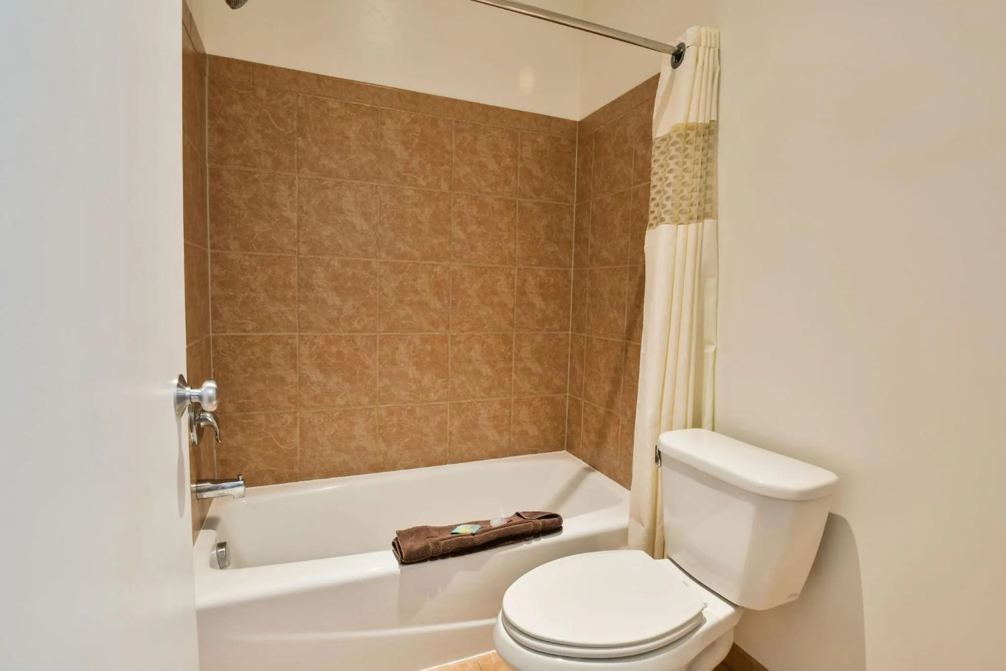 Shower in Adventure Inn Moab