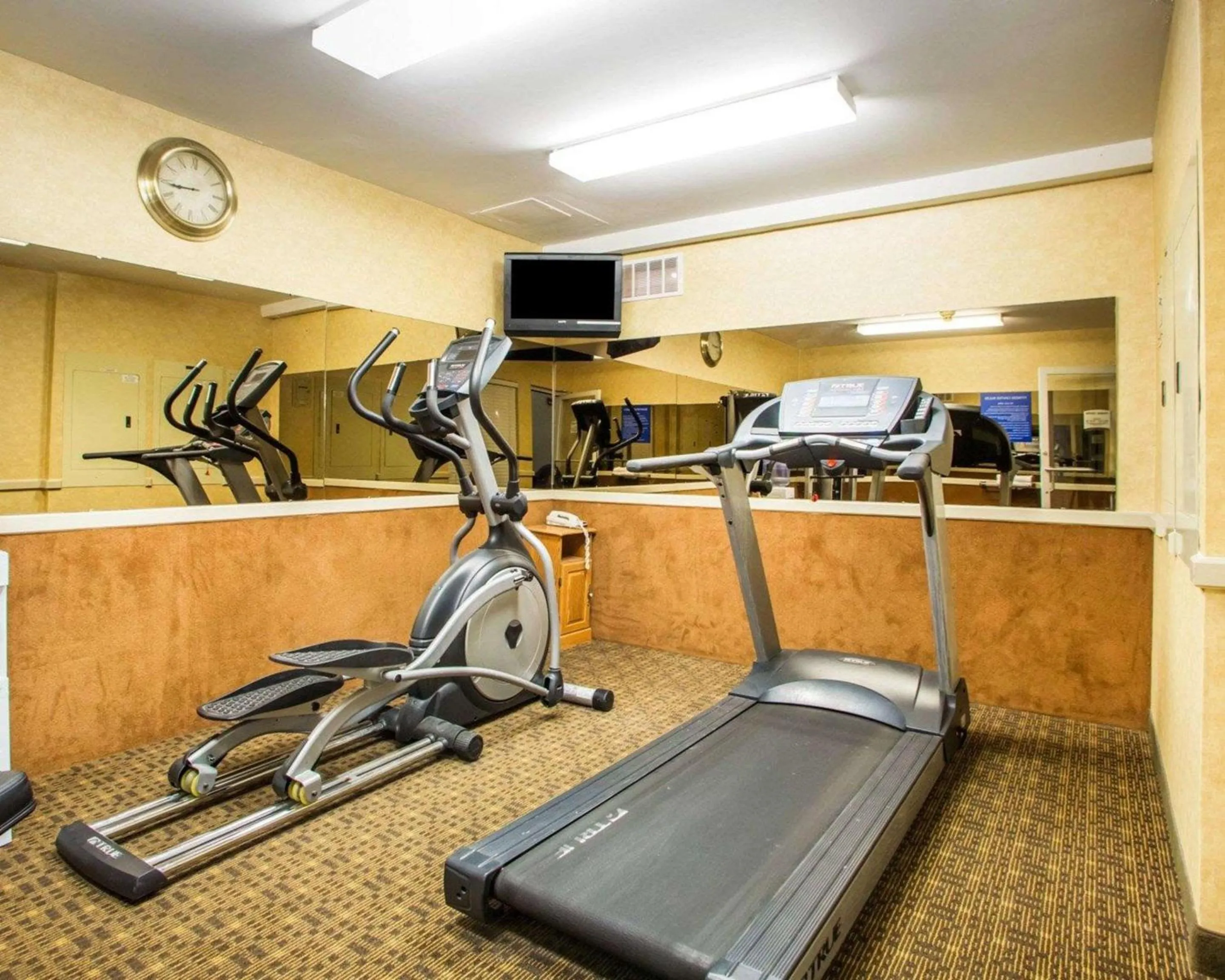 Fitness centre/facilities in Quality Inn & Suites North-Polaris