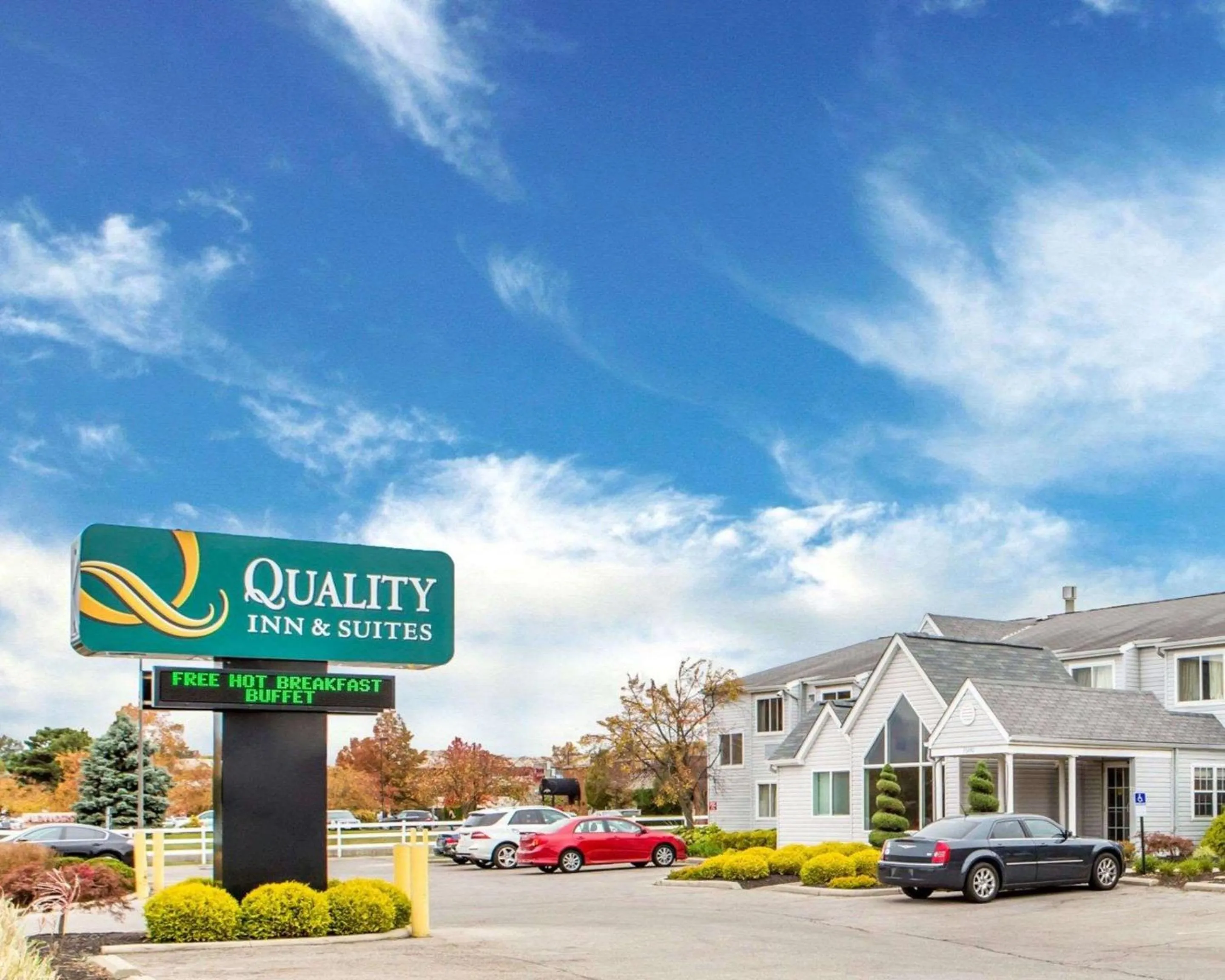 Property building in Quality Inn & Suites North-Polaris
