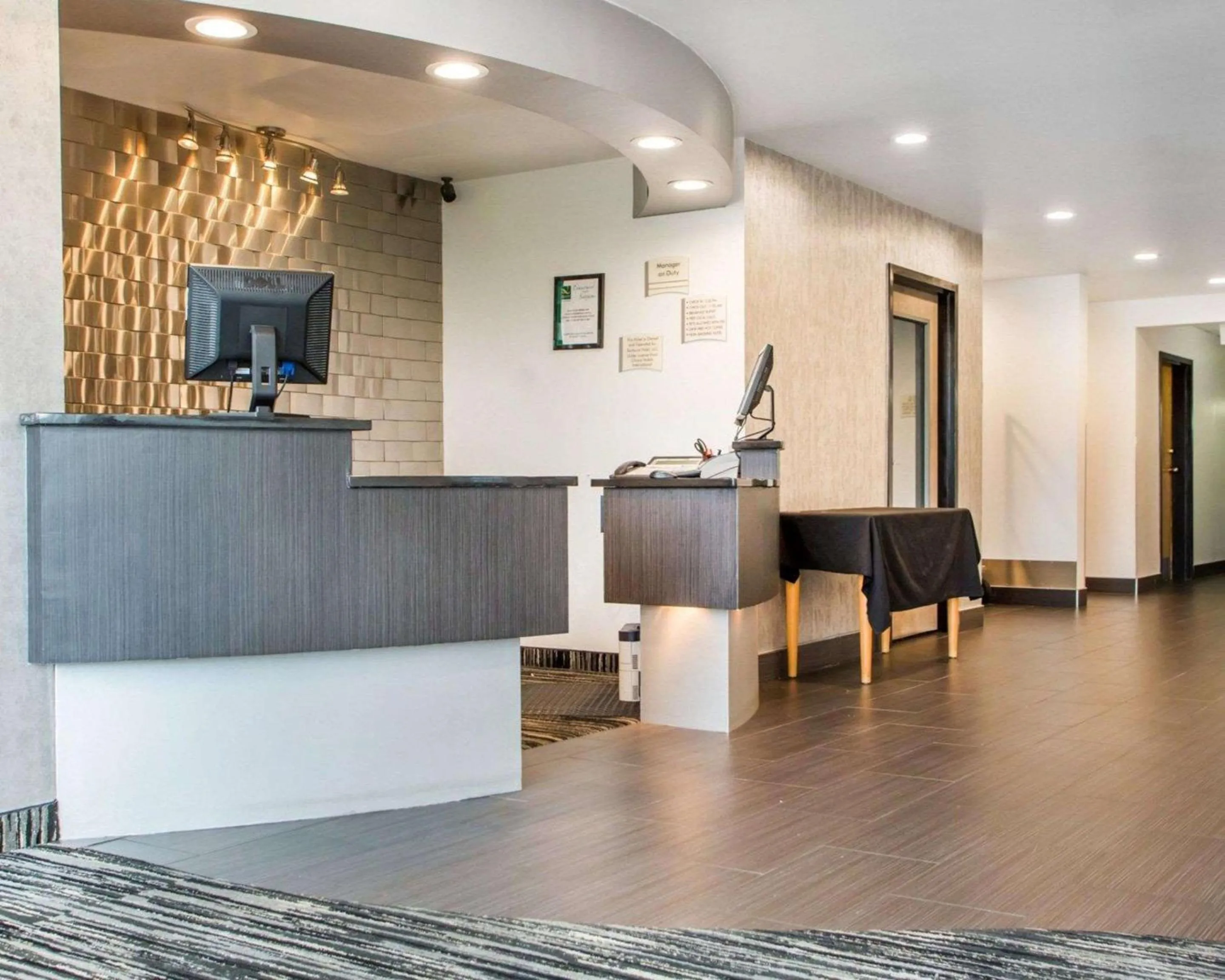 Lobby or reception in Quality Inn & Suites North-Polaris