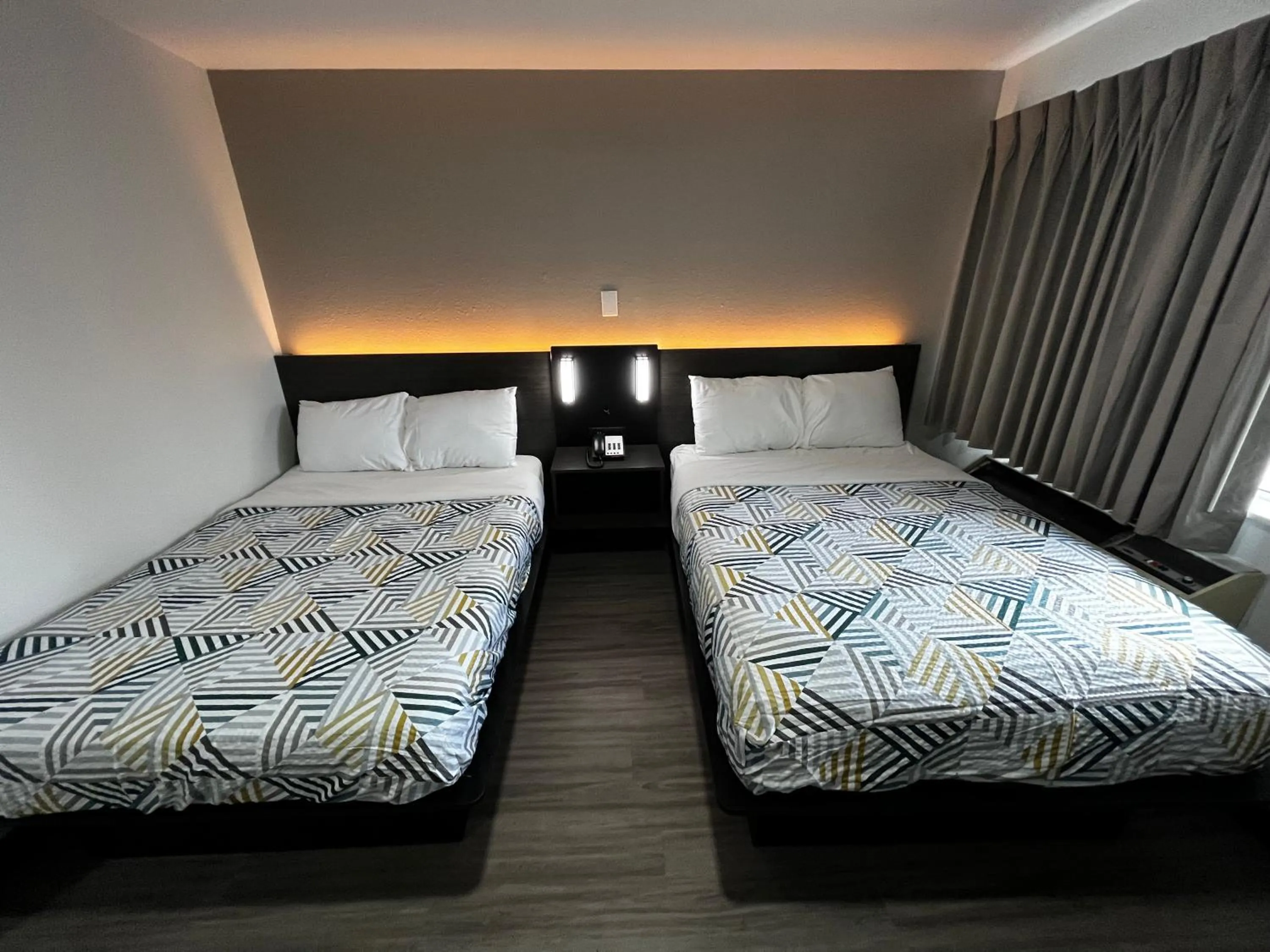 Bedroom, Bed in Studio 6 Lafayette, LA I-10 & I-49 N