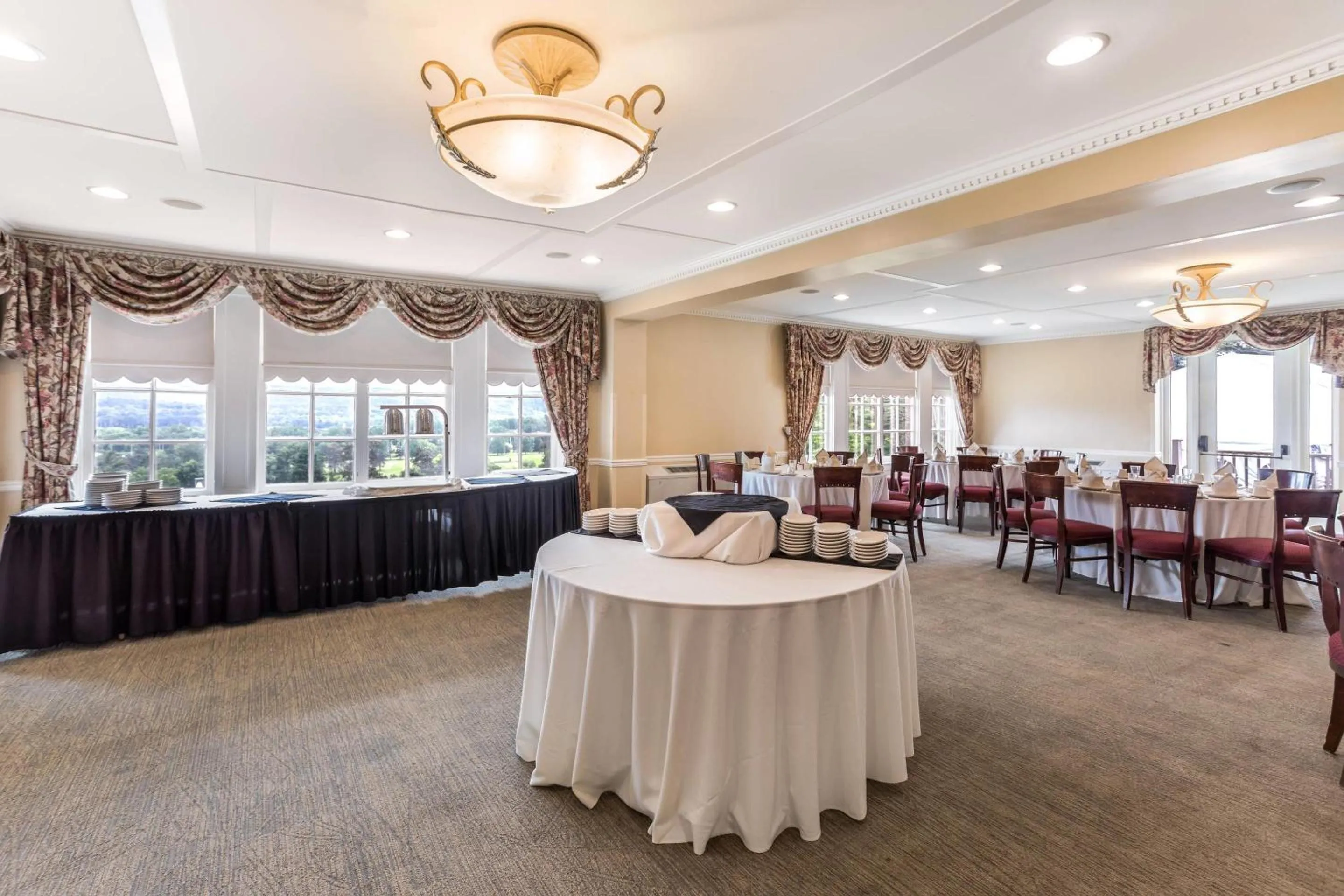 Meeting/conference room in Traditions Hotel & Spa Johnson City - Binghamton, an Ascend Collection Hotel