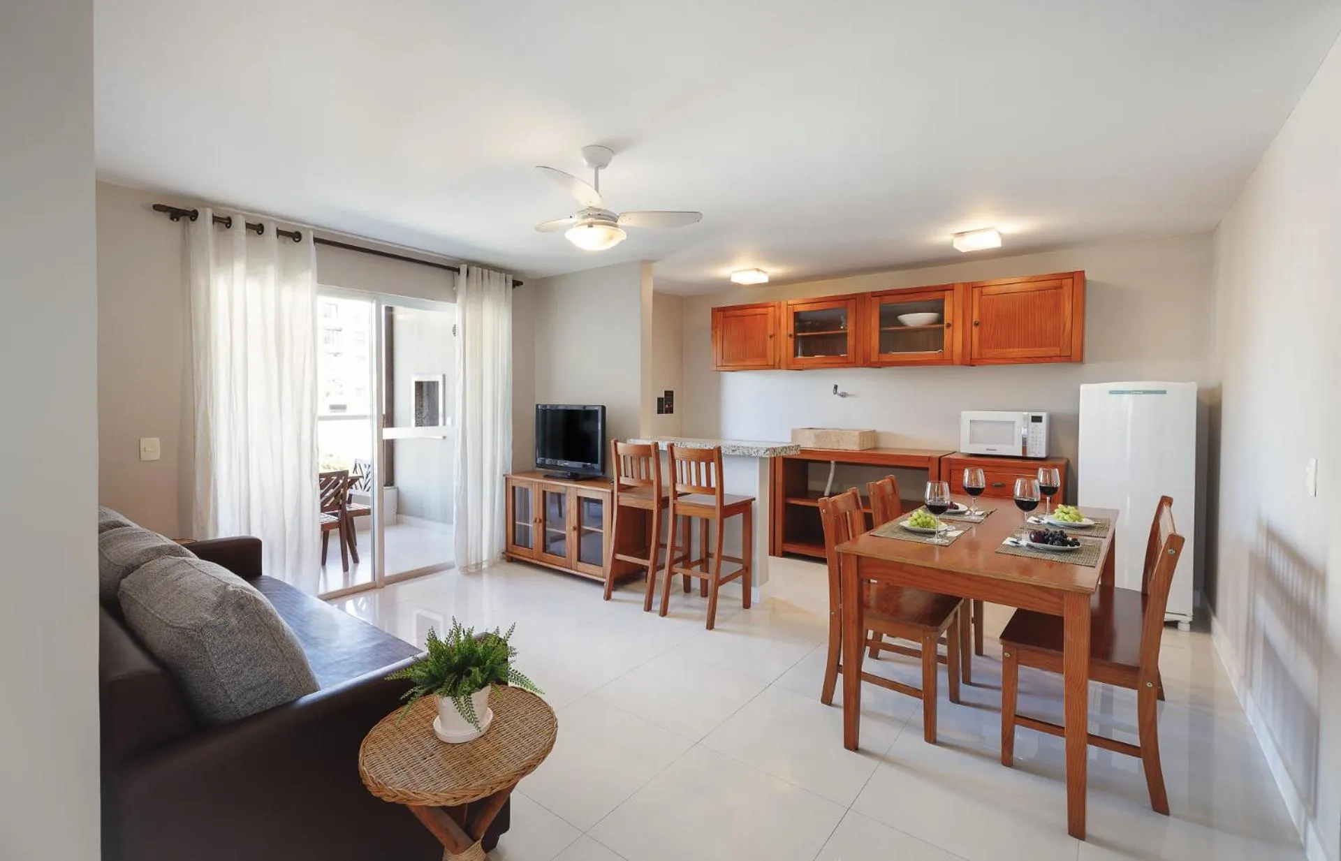 Communal lounge/ TV room in Pousada Bora Bora