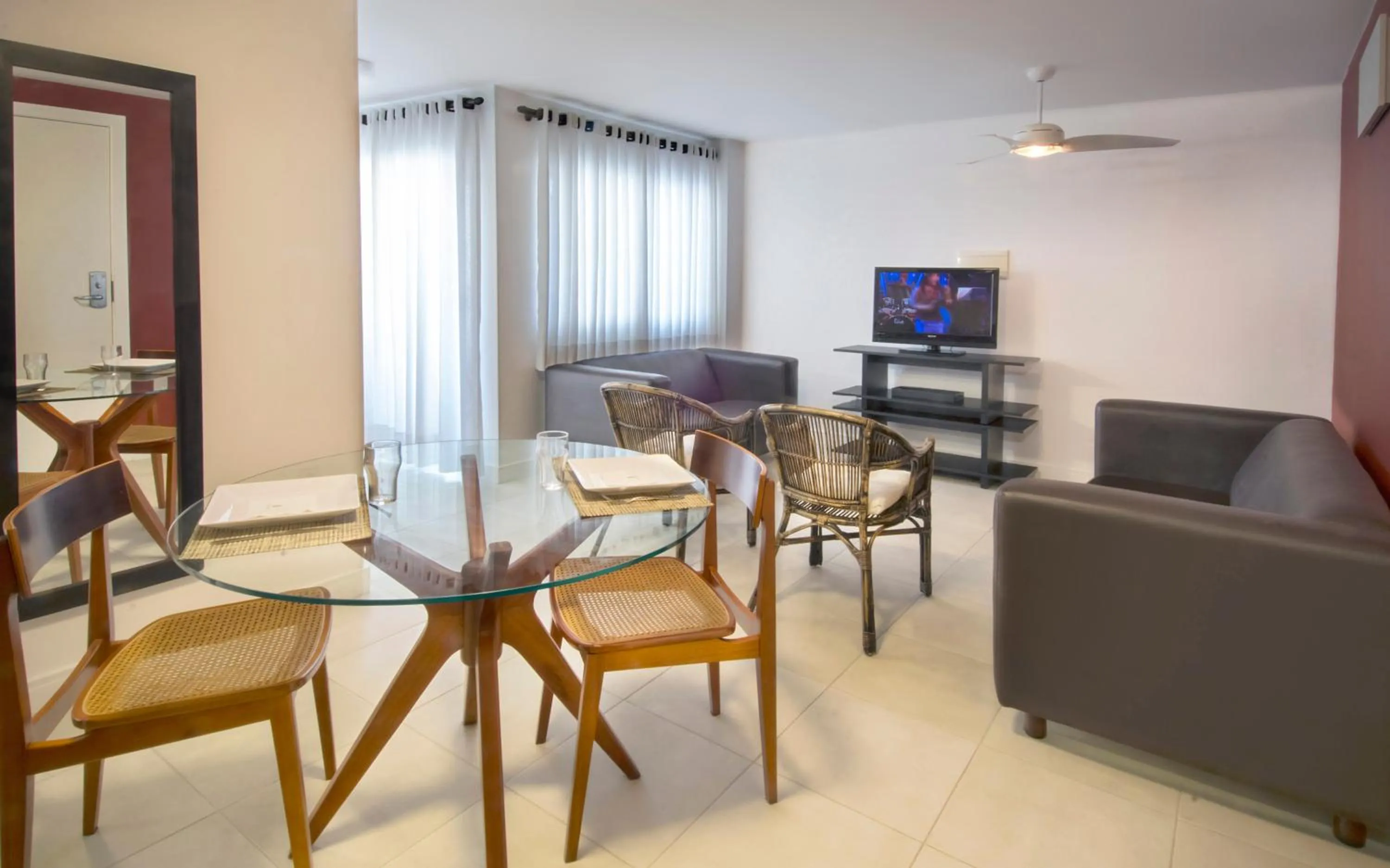 Communal lounge/ TV room in Pousada Bora Bora