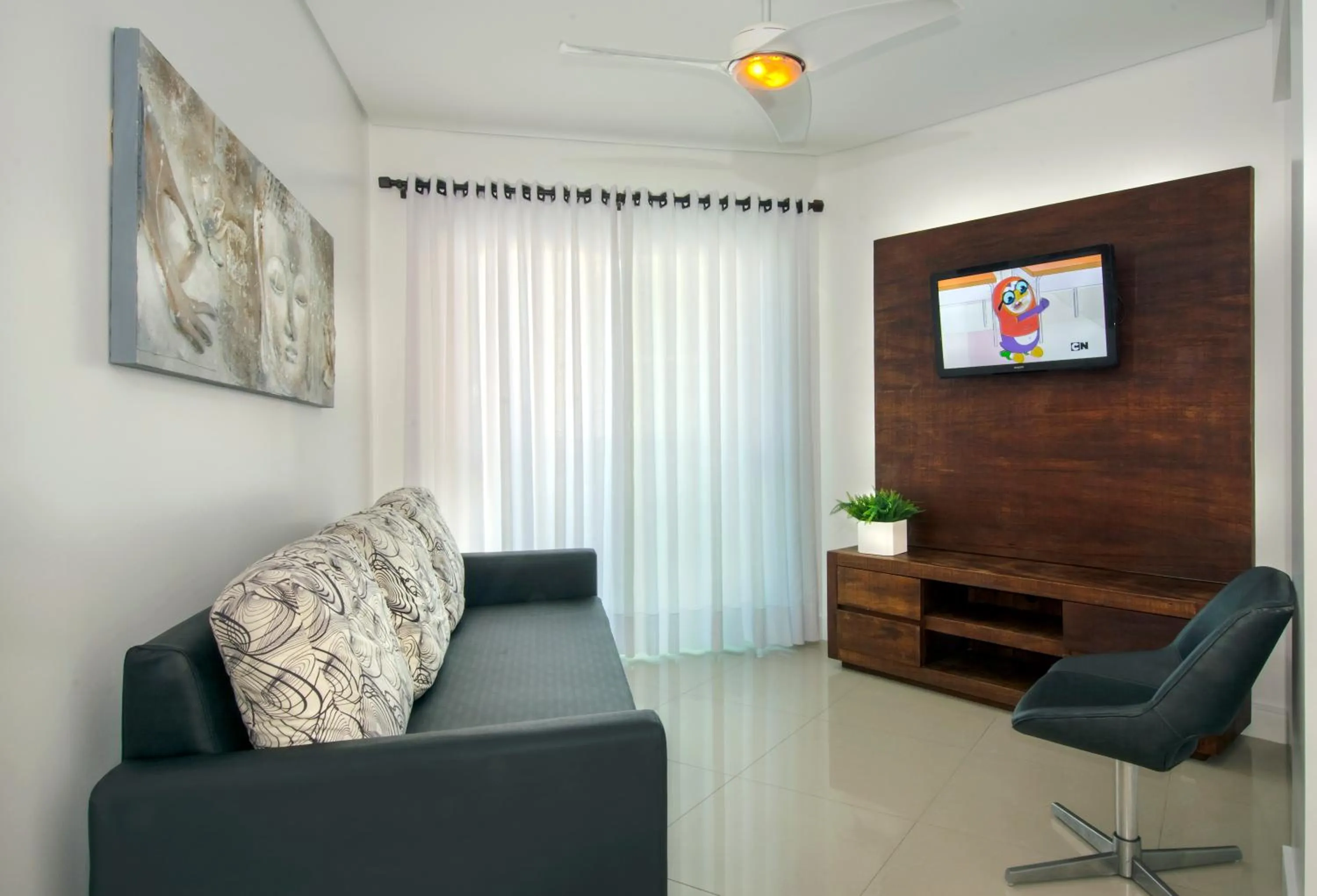 Communal lounge/ TV room in Pousada Bora Bora