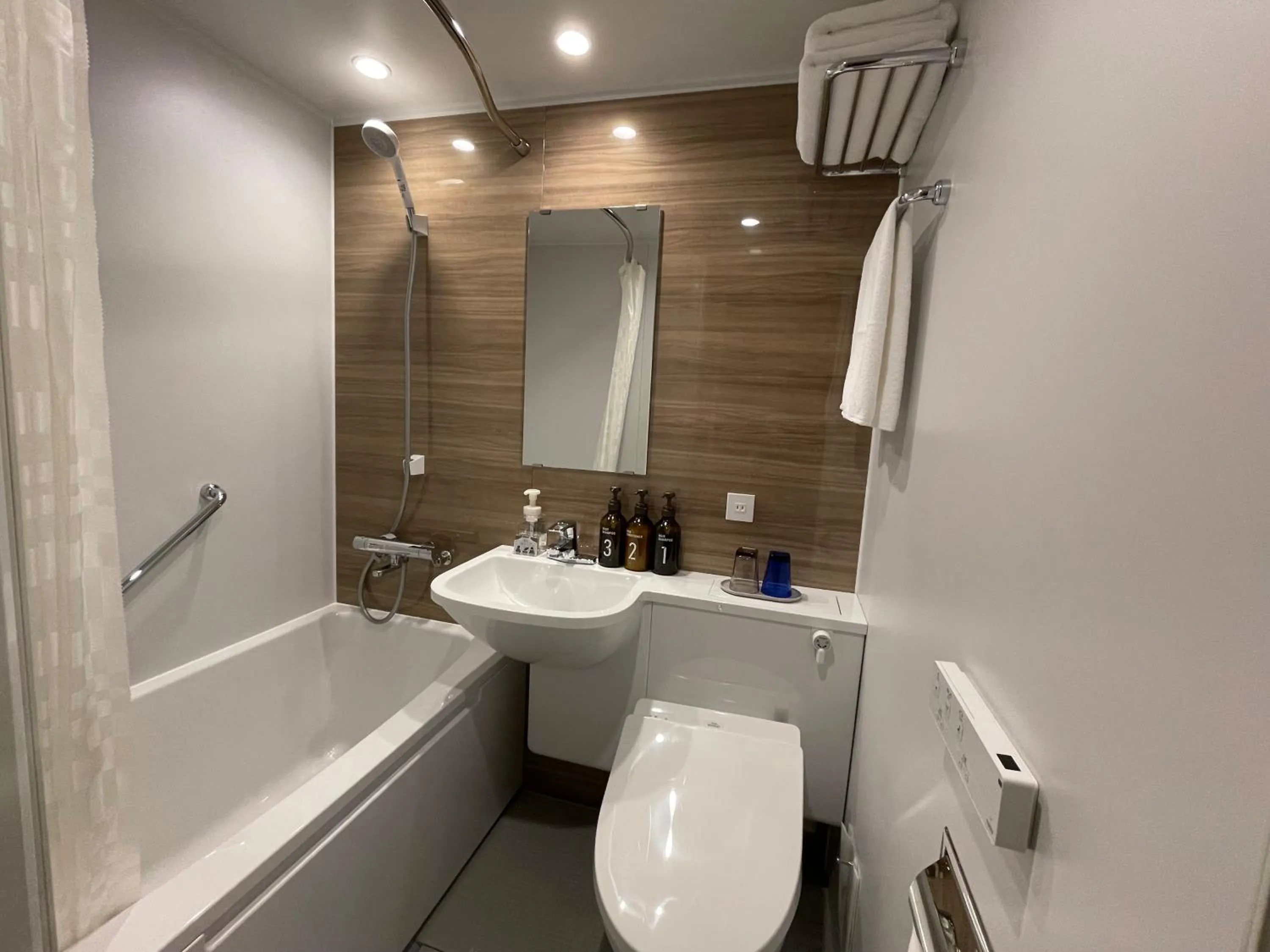 Shower in Hotel Resol Machida