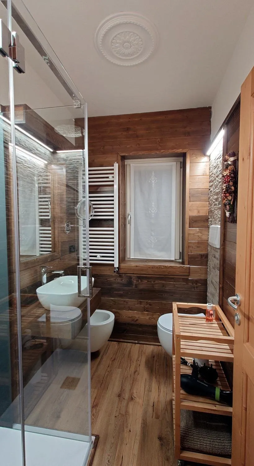 Bathroom in Bilocale centro paese con posto auto