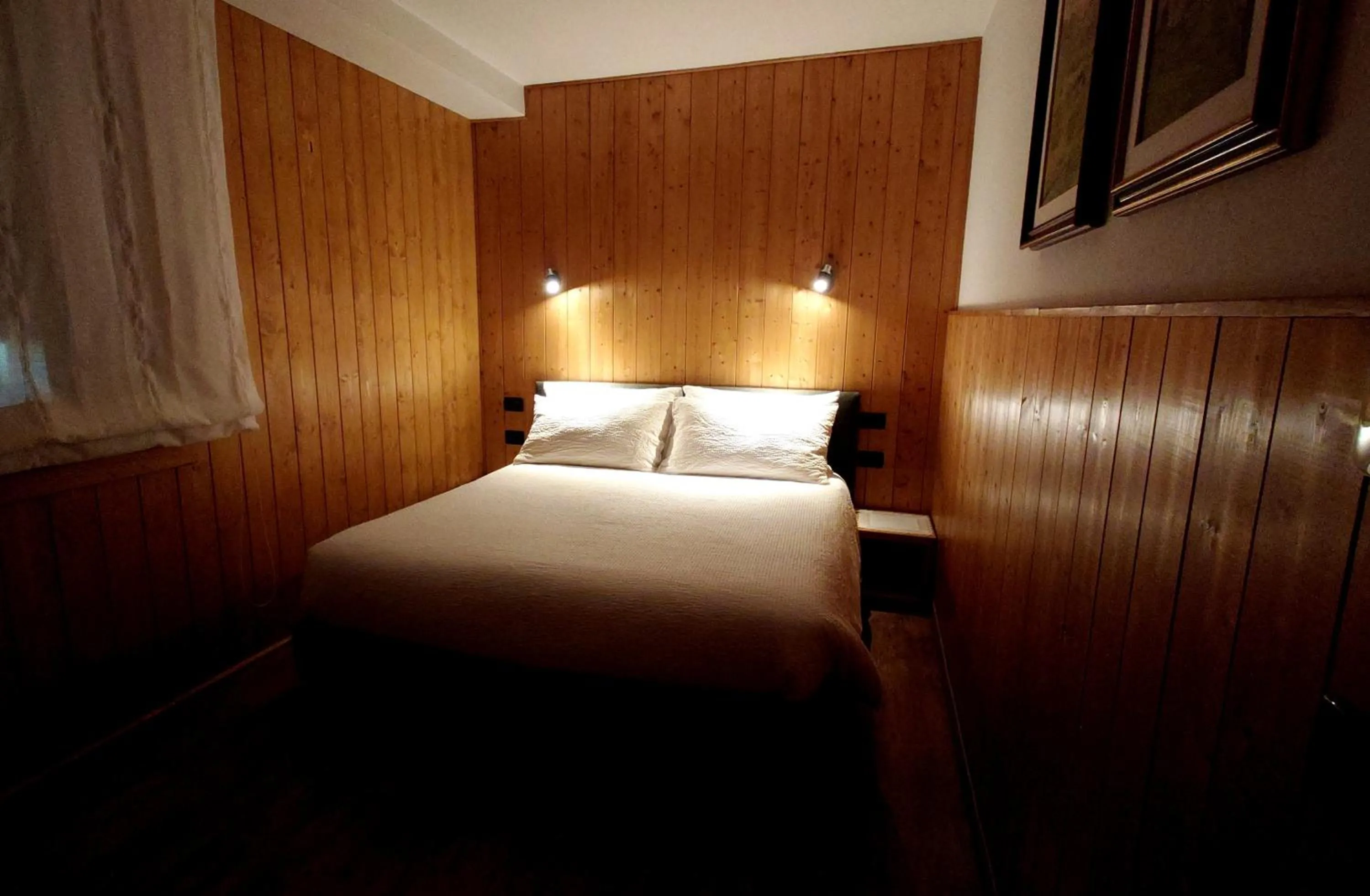 Bedroom, Bed in Bilocale centro paese con posto auto