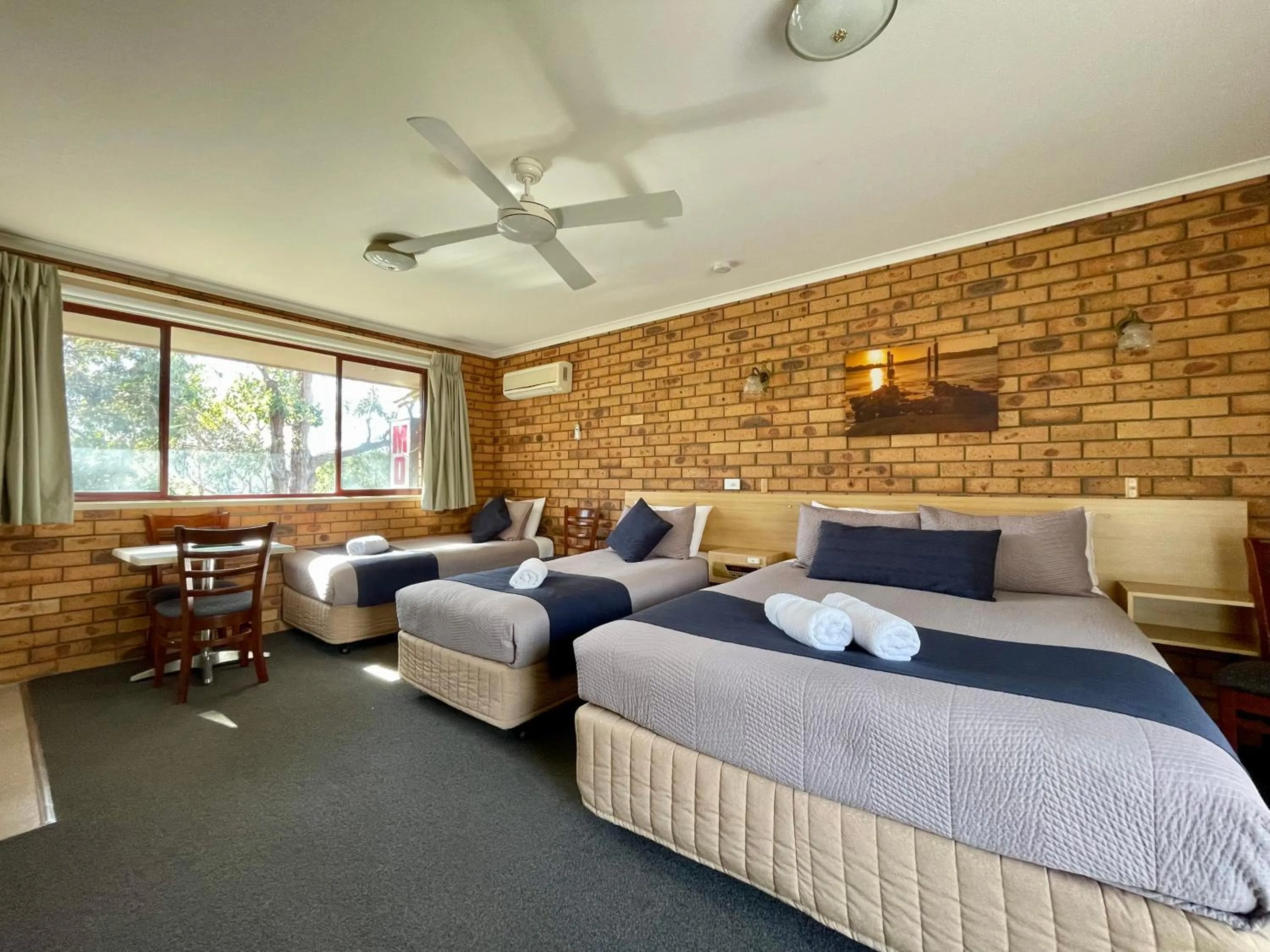 Bed in Ocean View Motor Inn Merimbula