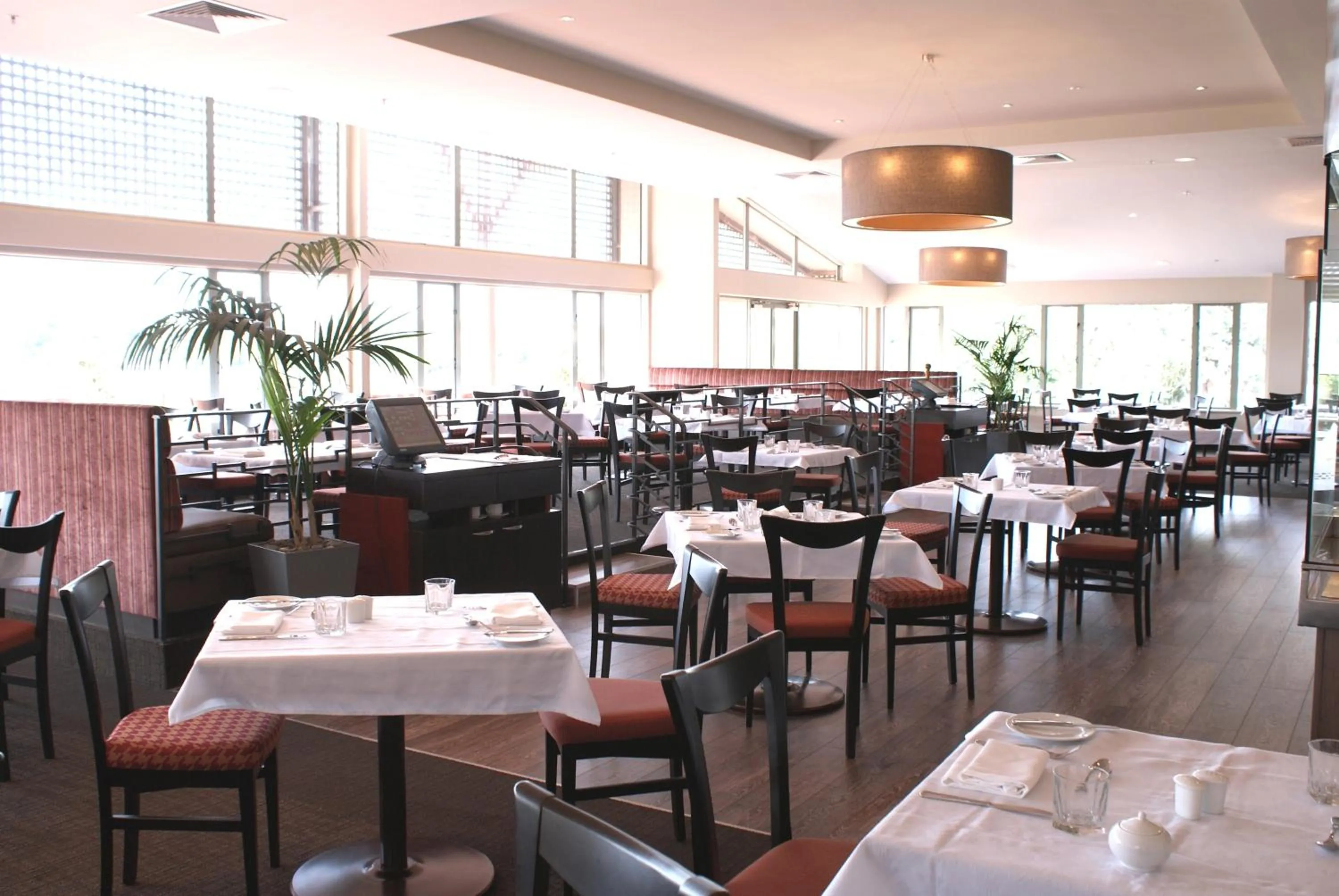 Restaurant/places to eat in Waipuna Hotel & Conference Centre