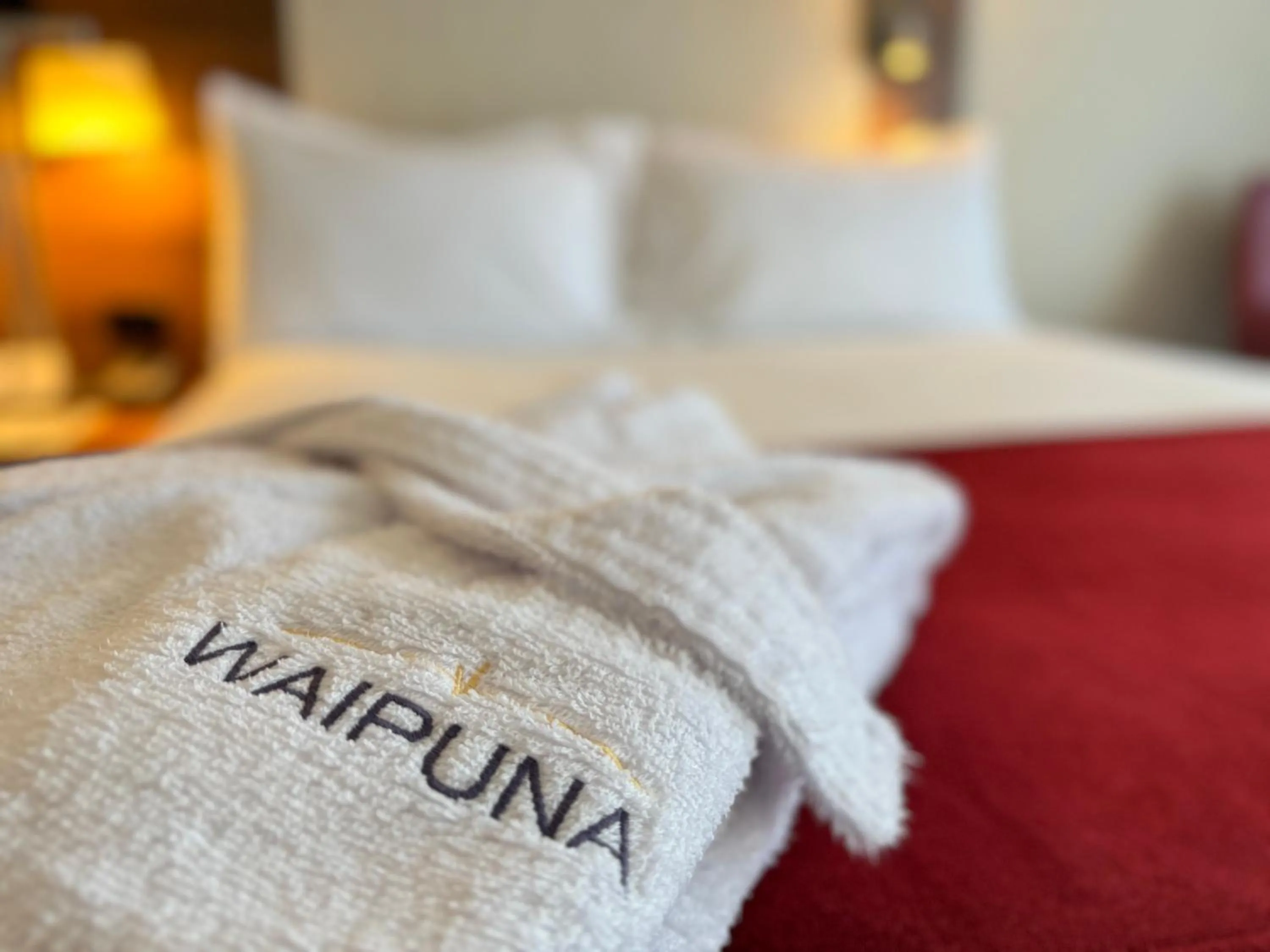 Bed in Waipuna Hotel & Conference Centre