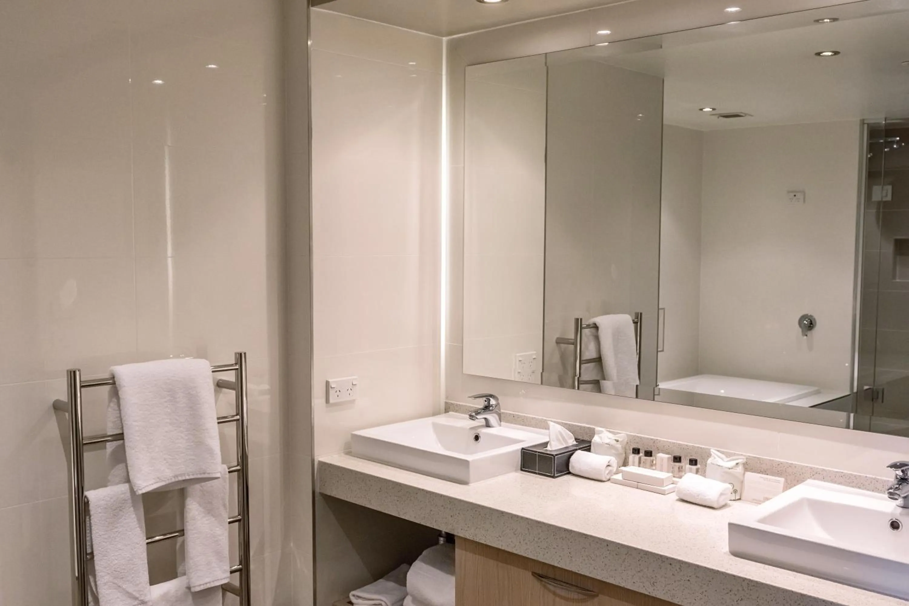 Bathroom in Waipuna Hotel & Conference Centre