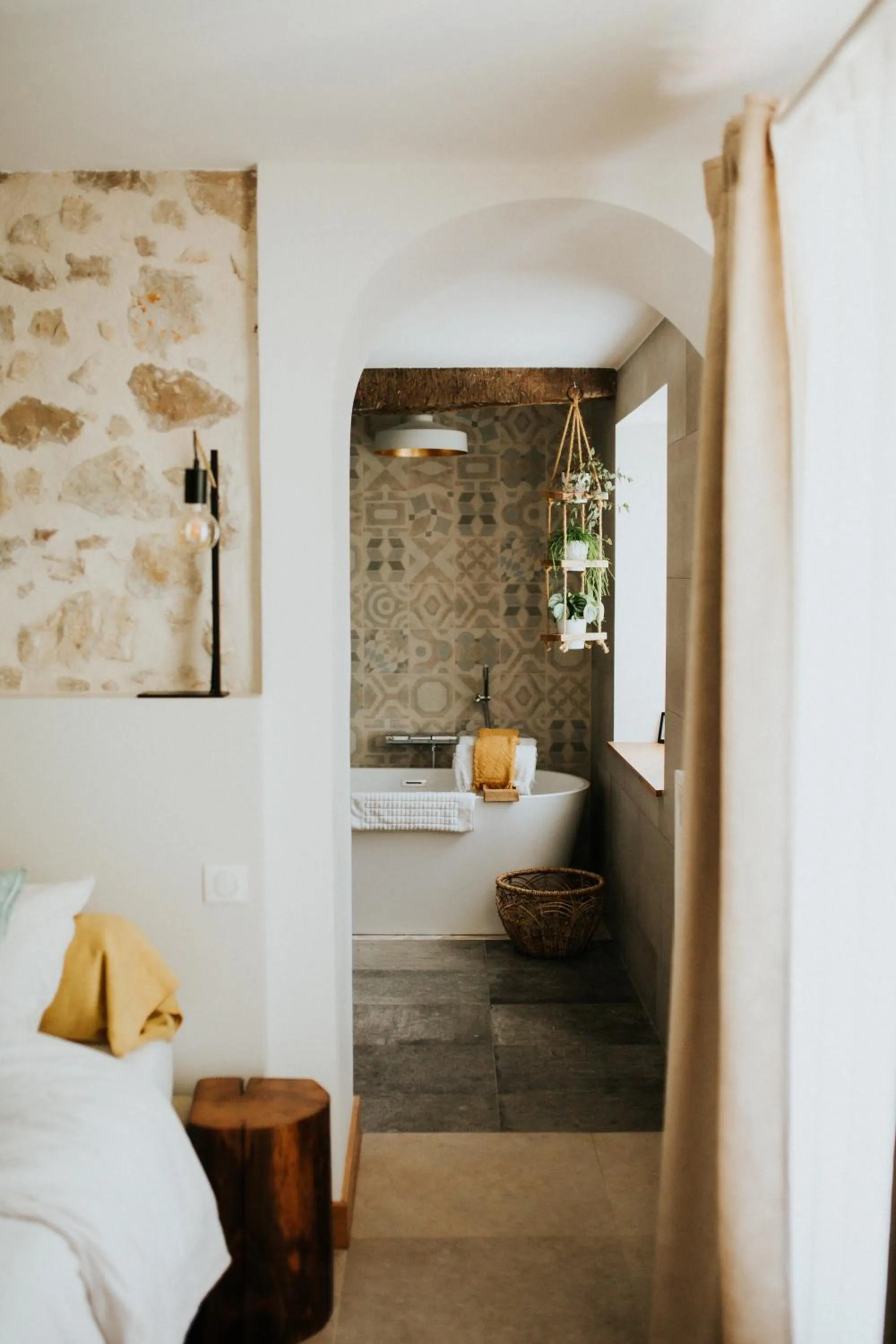 Photo of the whole room, Bed in Le Moulin Camoula