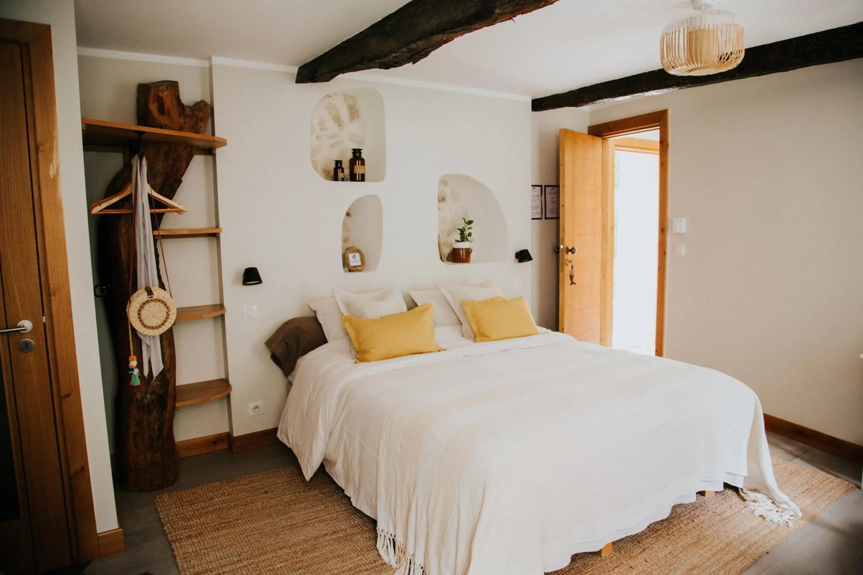 Photo of the whole room, Bed in Le Moulin Camoula